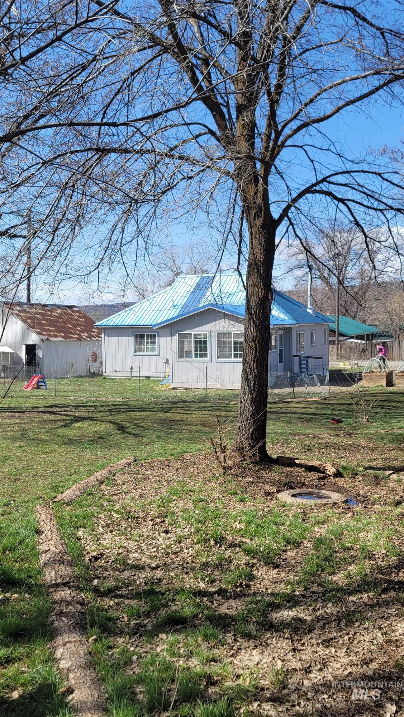 203 N Berkley St., Council, Idaho 83612, 2 Bedrooms, 1 Bathroom, Residential For Sale, Price $290,000,MLS 98978249