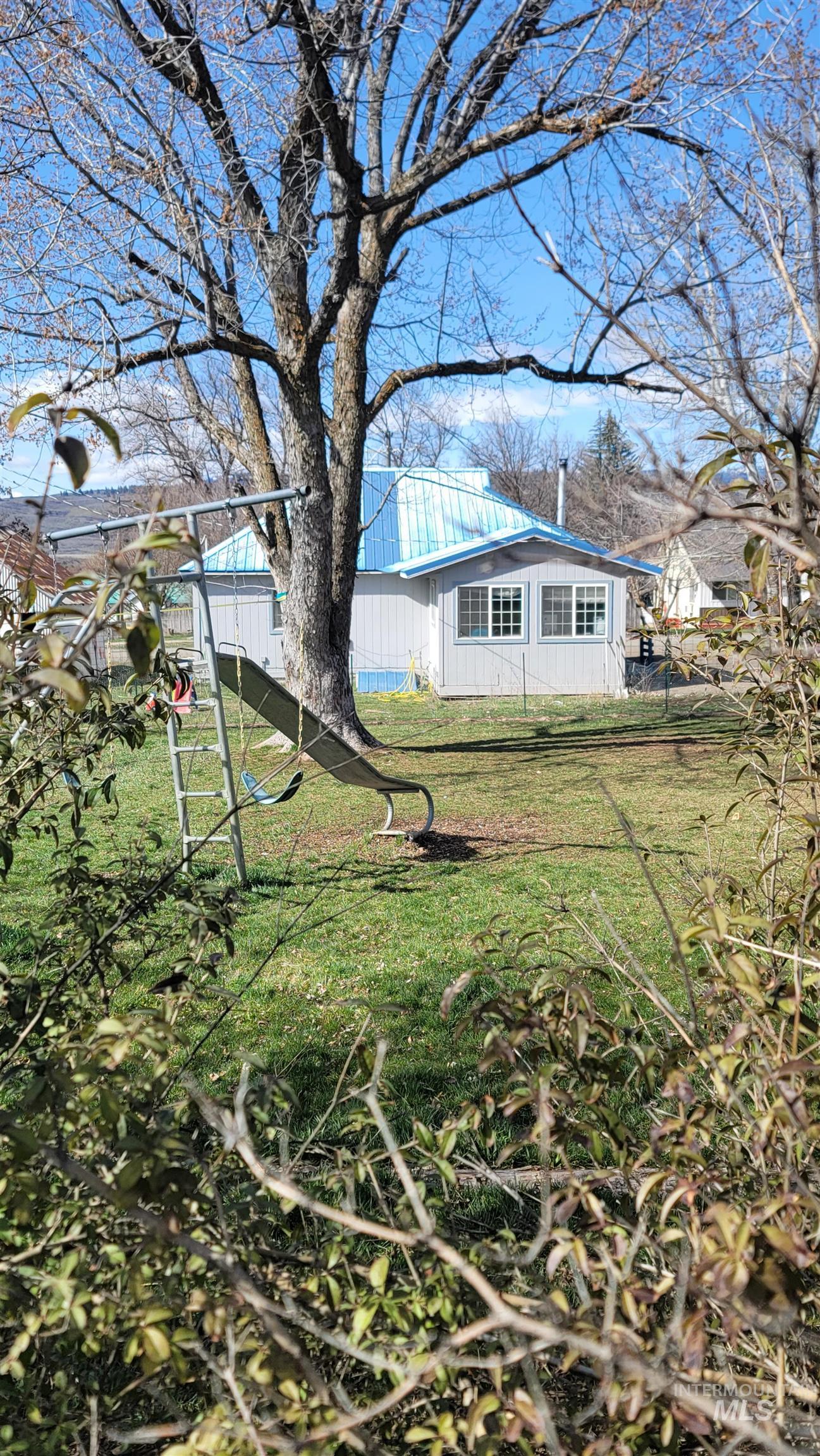 203 N Berkley St., Council, Idaho 83612, 2 Bedrooms, 1 Bathroom, Residential For Sale, Price $290,000,MLS 98978249