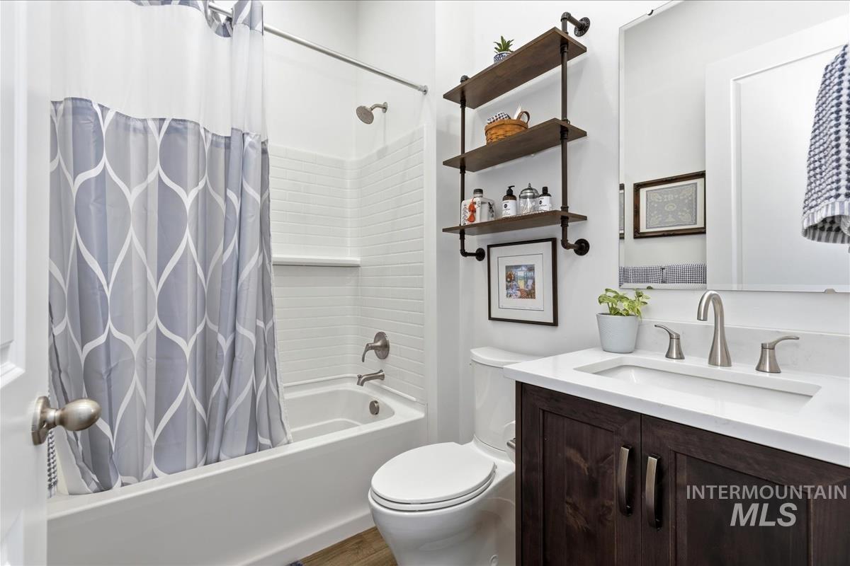 8680 W Pickett Creek St, Star, Idaho 83669, 2 Bedrooms, 2 Bathrooms, Residential For Sale, Price $599,900,MLS 98978252