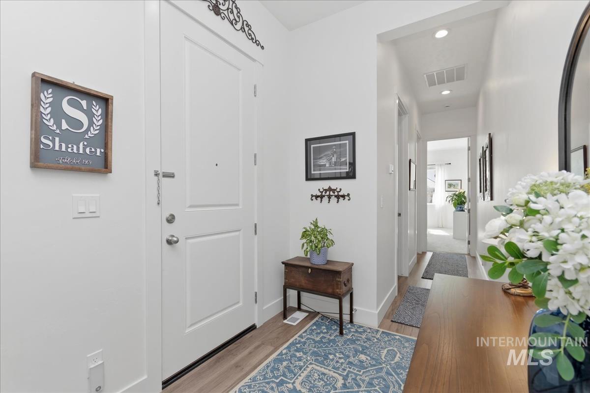 8680 W Pickett Creek St, Star, Idaho 83669, 2 Bedrooms, 2 Bathrooms, Residential For Sale, Price $599,900,MLS 98978252