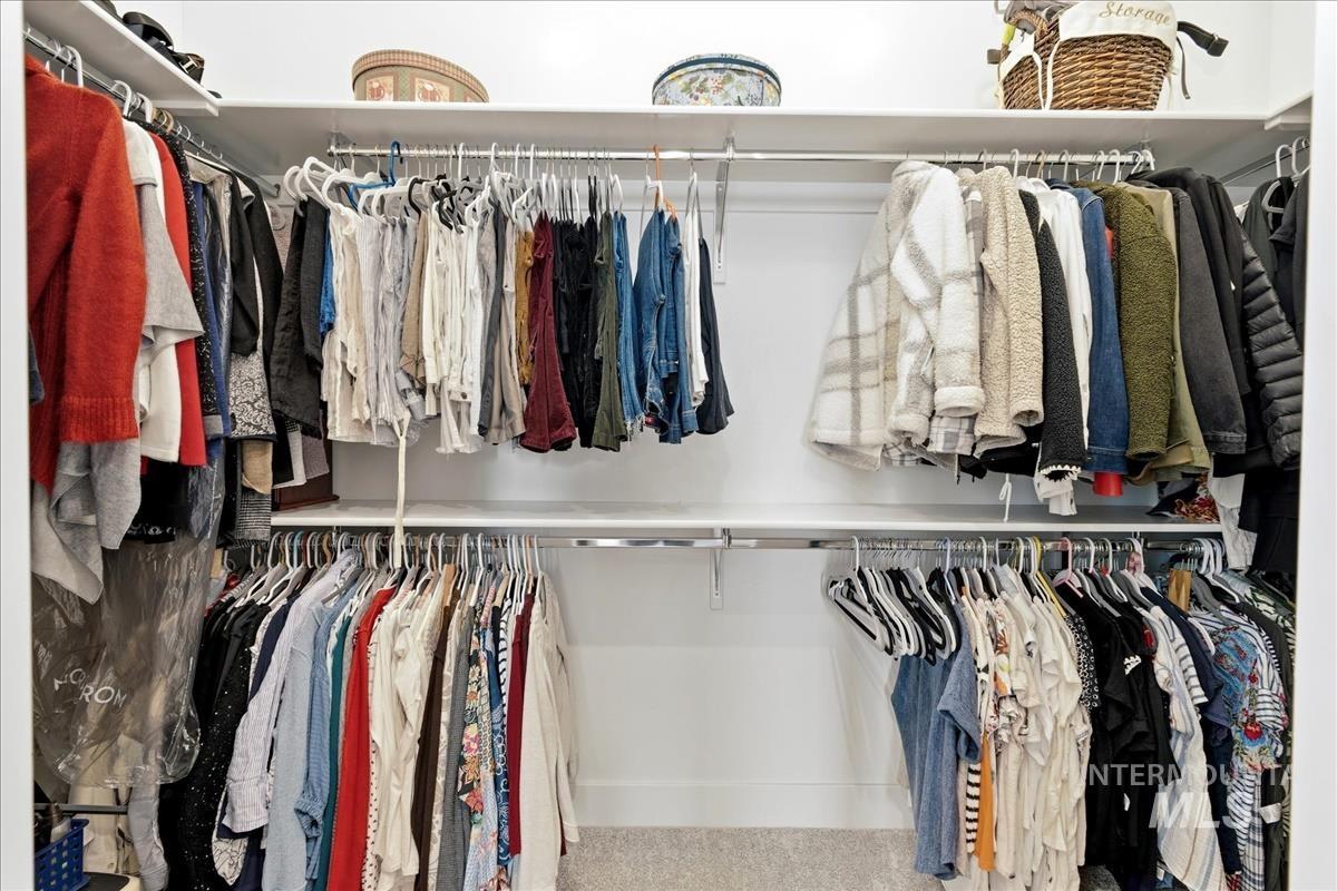 8680 W Pickett Creek St, Star, Idaho 83669, 2 Bedrooms, 2 Bathrooms, Residential For Sale, Price $599,900,MLS 98978252