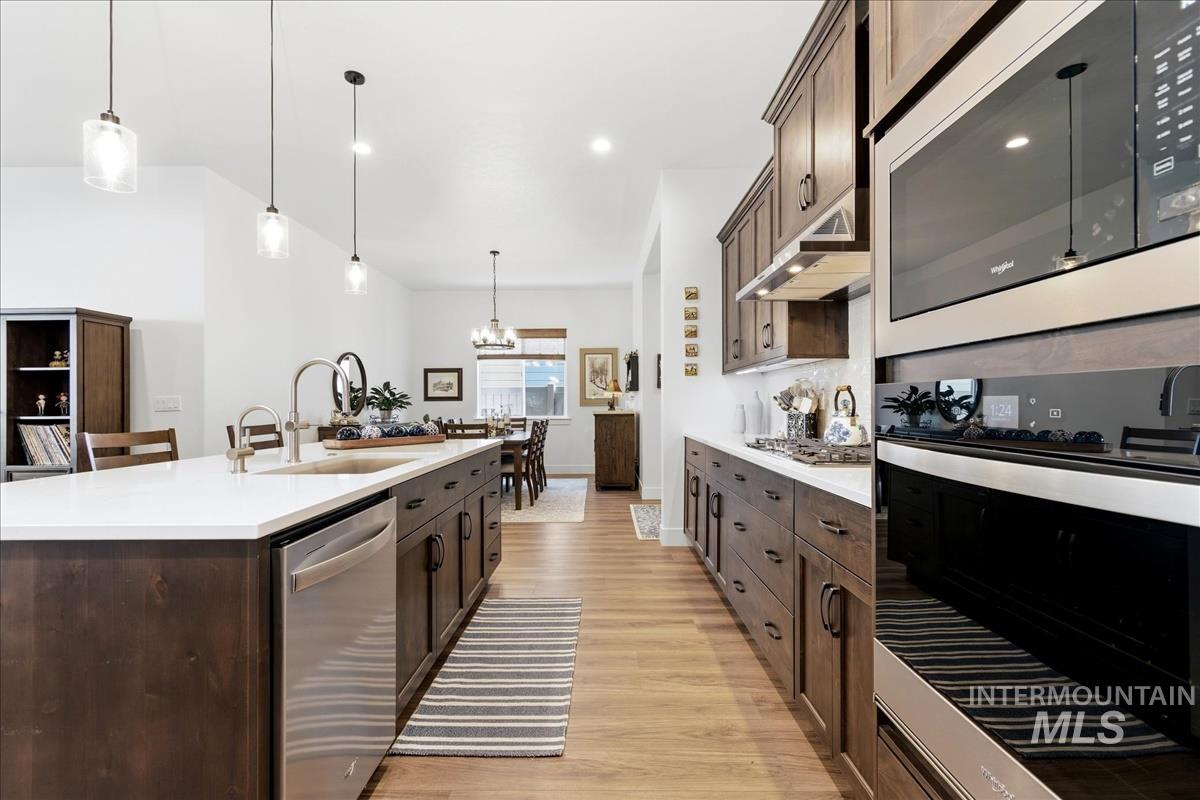 8680 W Pickett Creek St, Star, Idaho 83669, 2 Bedrooms, 2 Bathrooms, Residential For Sale, Price $599,900,MLS 98978252