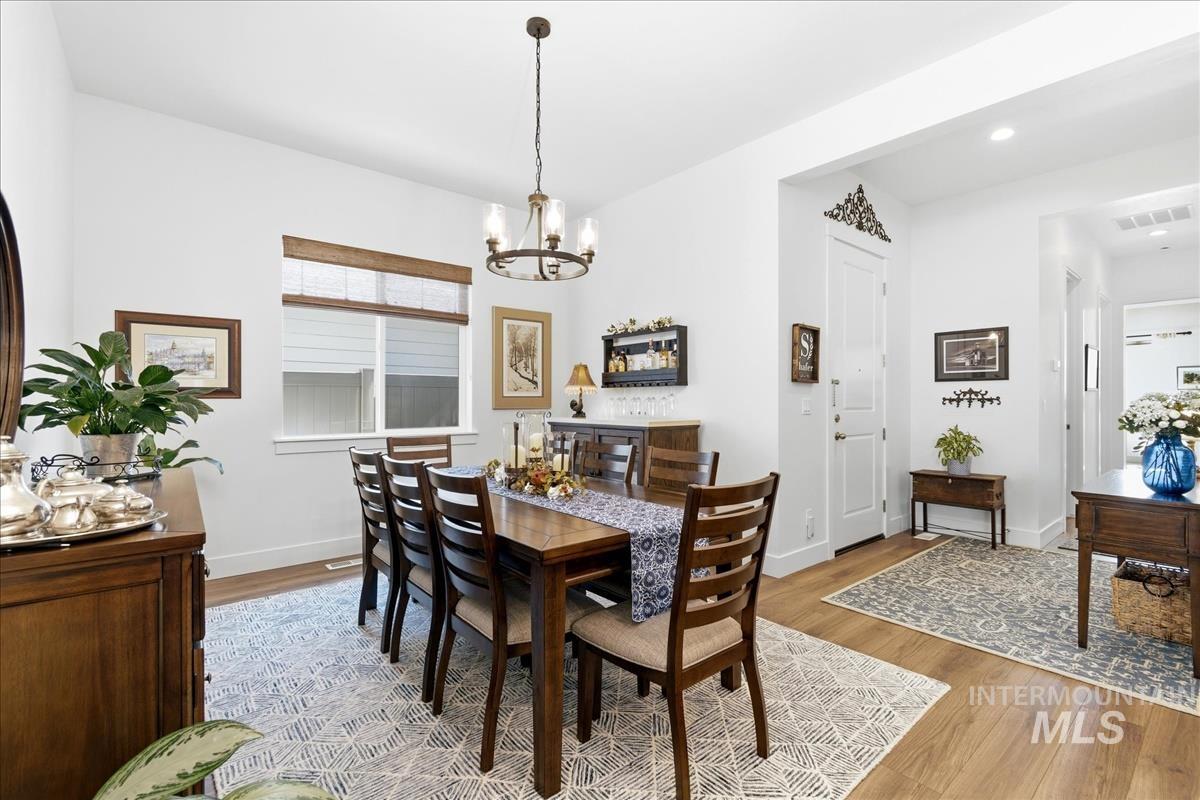 8680 W Pickett Creek St, Star, Idaho 83669, 2 Bedrooms, 2 Bathrooms, Residential For Sale, Price $599,900,MLS 98978252