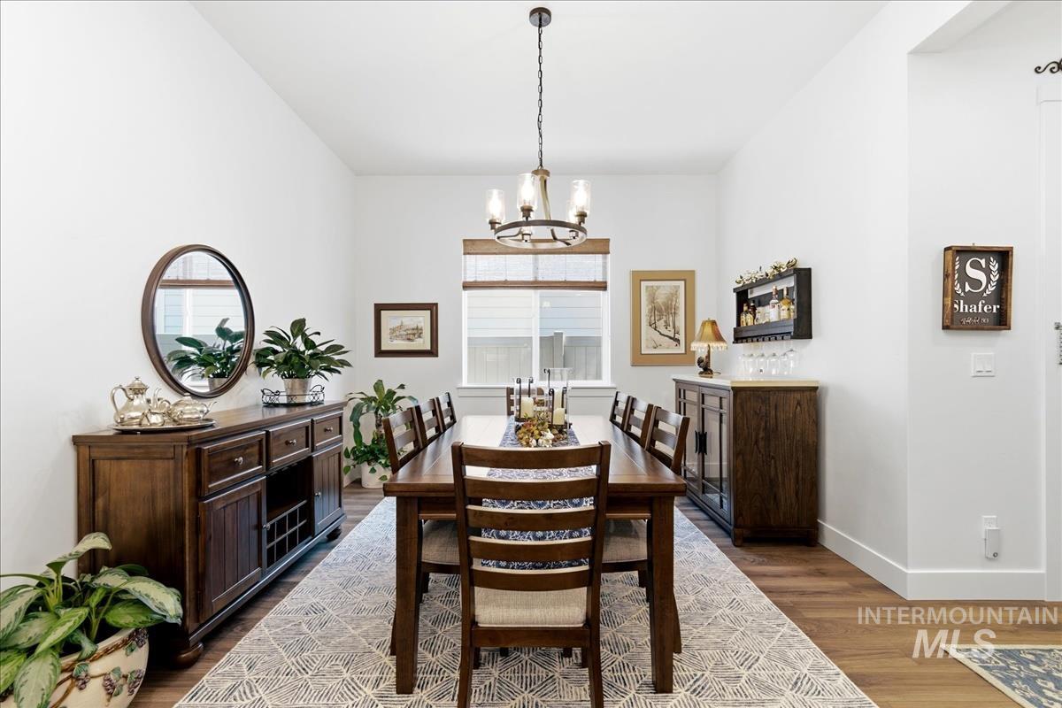 8680 W Pickett Creek St, Star, Idaho 83669, 2 Bedrooms, 2 Bathrooms, Residential For Sale, Price $599,900,MLS 98978252