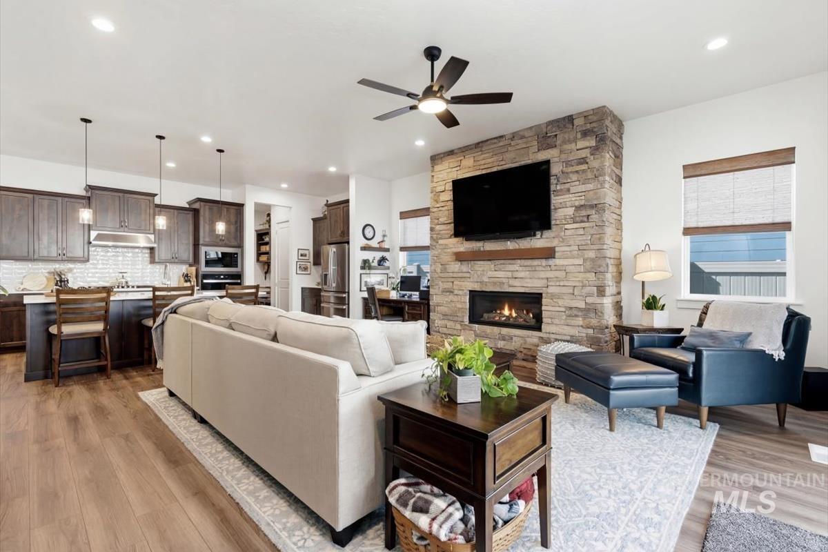 8680 W Pickett Creek St, Star, Idaho 83669, 2 Bedrooms, 2 Bathrooms, Residential For Sale, Price $599,900,MLS 98978252