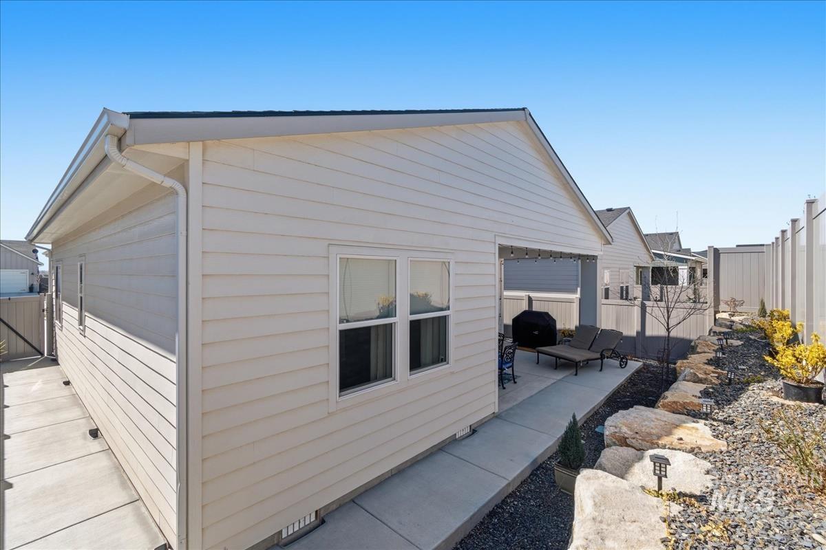 8680 W Pickett Creek St, Star, Idaho 83669, 2 Bedrooms, 2 Bathrooms, Residential For Sale, Price $599,900,MLS 98978252