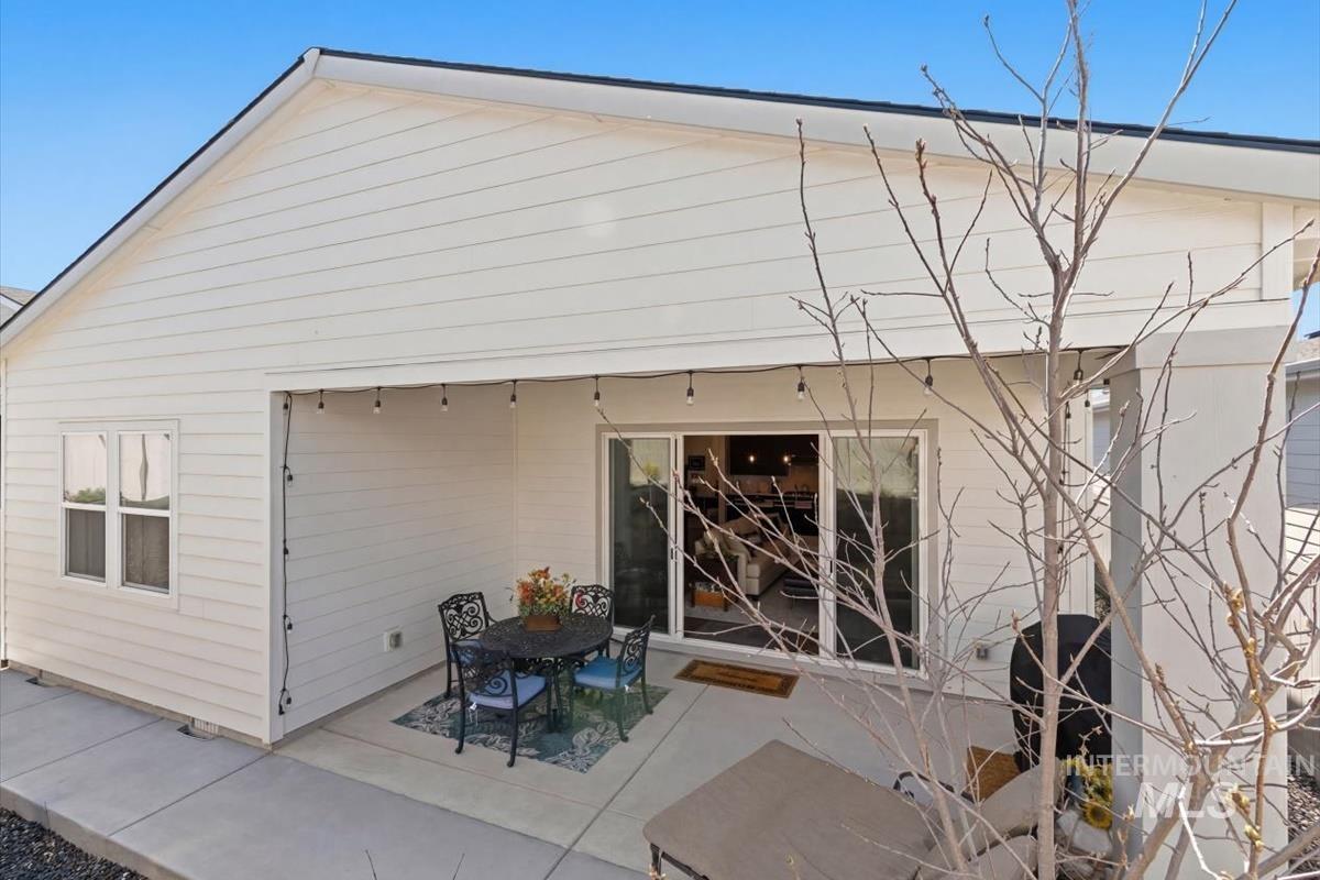 8680 W Pickett Creek St, Star, Idaho 83669, 2 Bedrooms, 2 Bathrooms, Residential For Sale, Price $599,900,MLS 98978252