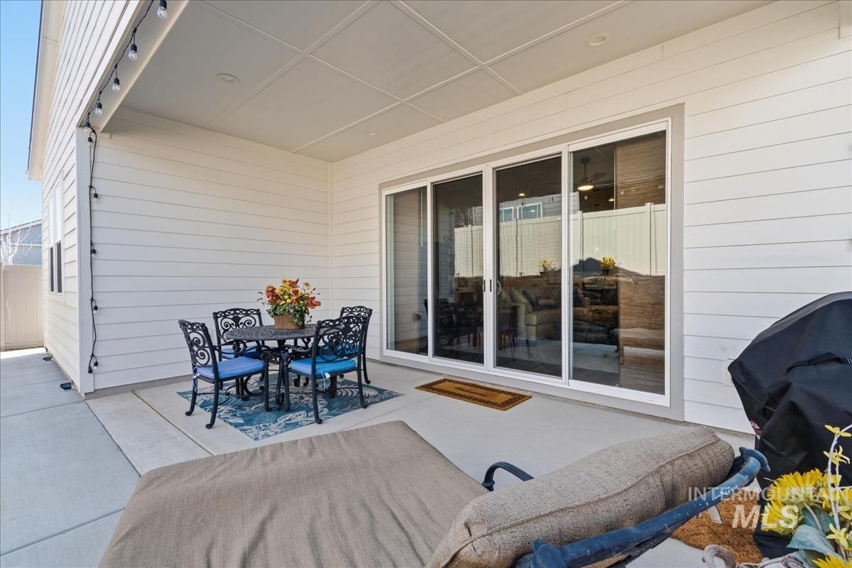 8680 W Pickett Creek St, Star, Idaho 83669, 2 Bedrooms, 2 Bathrooms, Residential For Sale, Price $599,900,MLS 98978252