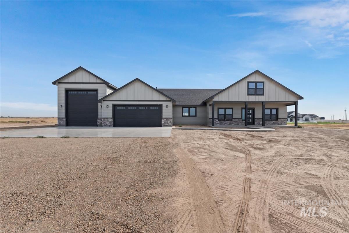 8650 SW El Camino Court, Mountain Home, Idaho 83647, 5 Bedrooms, 3 Bathrooms, Residential For Sale, Price $937,000, 98978254