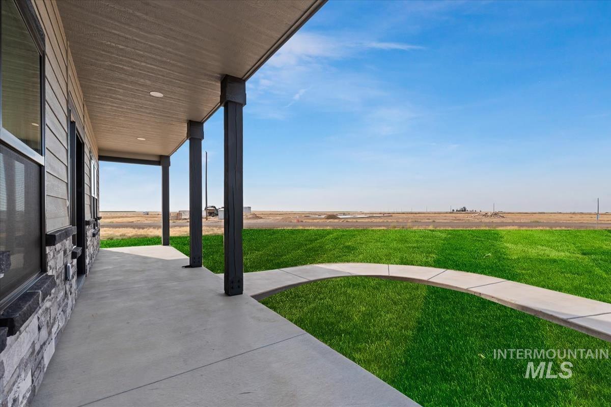 8650 SW El Camino Court, Mountain Home, Idaho 83647, 5 Bedrooms, 3 Bathrooms, Residential For Sale, Price $937,000, 98978254
