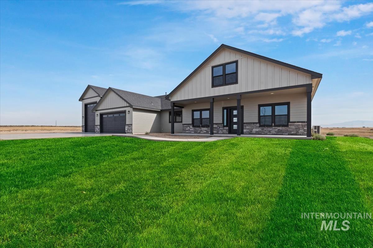 8650 SW El Camino Court, Mountain Home, Idaho 83647, 5 Bedrooms, 3 Bathrooms, Residential For Sale, Price $937,000, 98978254