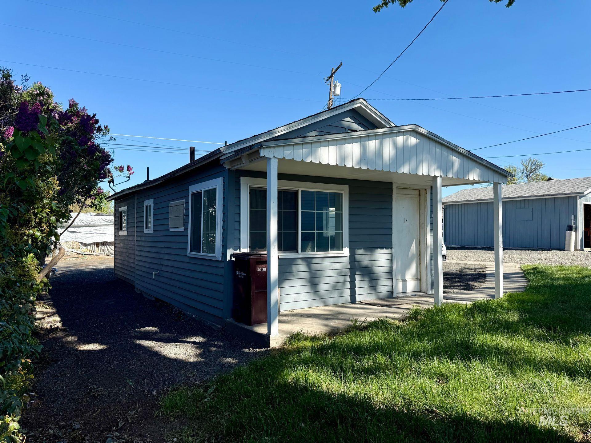 517 12th st, Clarkston, Washington 99403, 2 Bedrooms, 1 Bathroom, Residential Income For Sale, Price $369,700,MLS 98978256