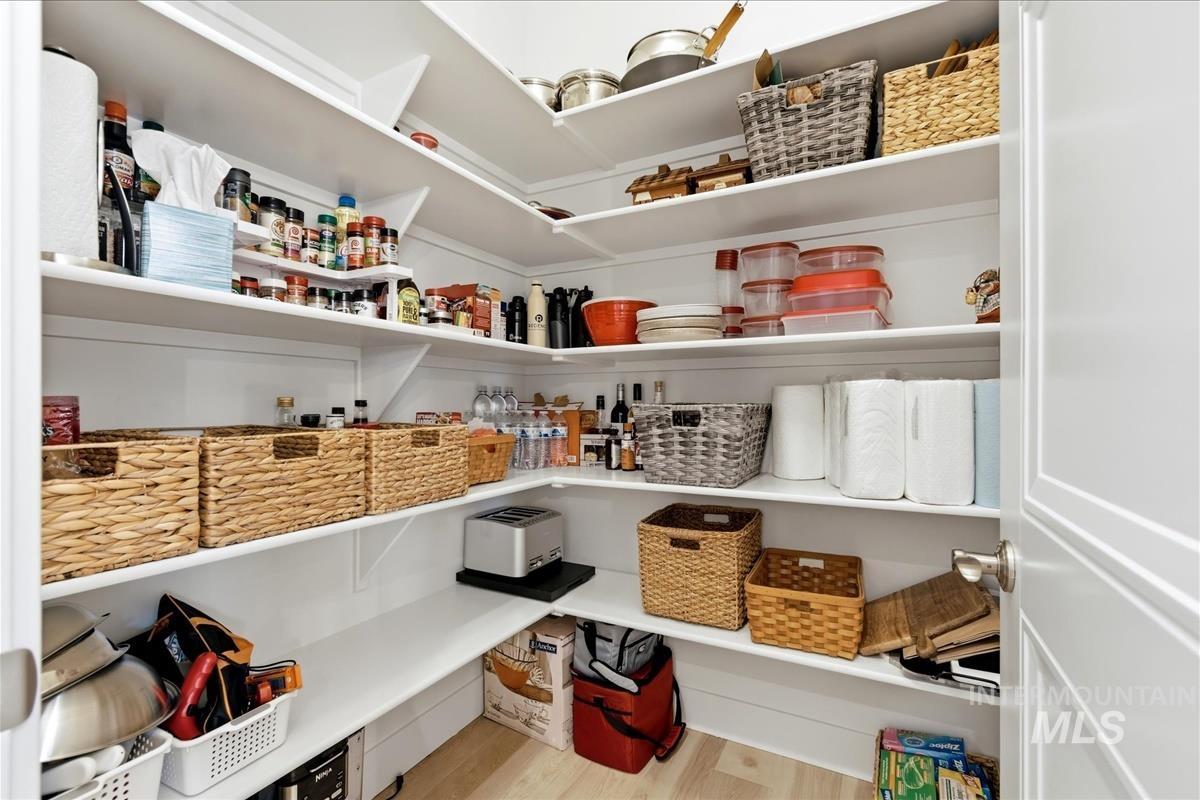 8572 W Lilburn, Star, Idaho 83669, 2 Bedrooms, 2 Bathrooms, Residential For Sale, Price $529,900,MLS 98978259