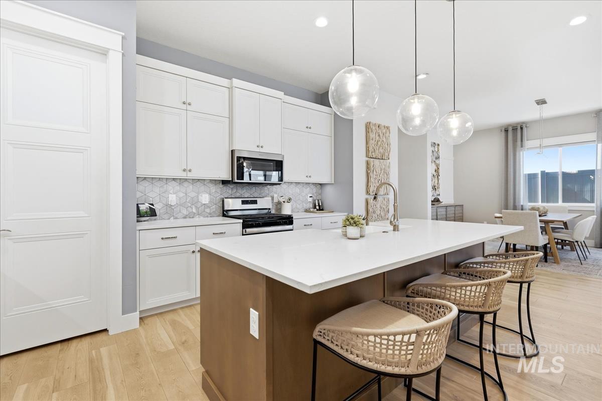 8572 W Lilburn, Star, Idaho 83669, 2 Bedrooms, 2 Bathrooms, Residential For Sale, Price $529,900,MLS 98978259