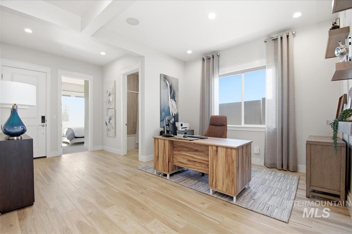 8572 W Lilburn, Star, Idaho 83669, 2 Bedrooms, 2 Bathrooms, Residential For Sale, Price $529,900,MLS 98978259