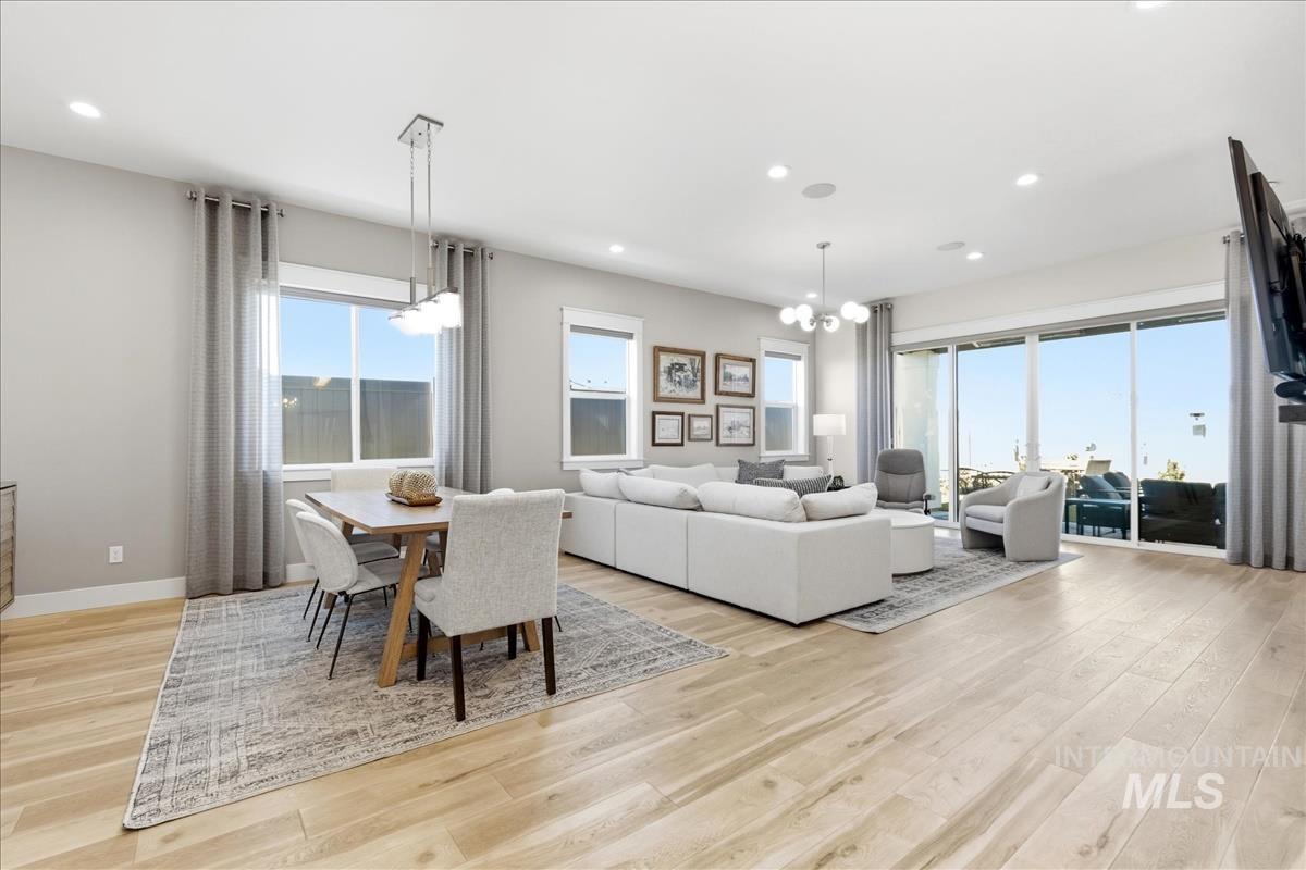 8572 W Lilburn, Star, Idaho 83669, 2 Bedrooms, 2 Bathrooms, Residential For Sale, Price $529,900,MLS 98978259