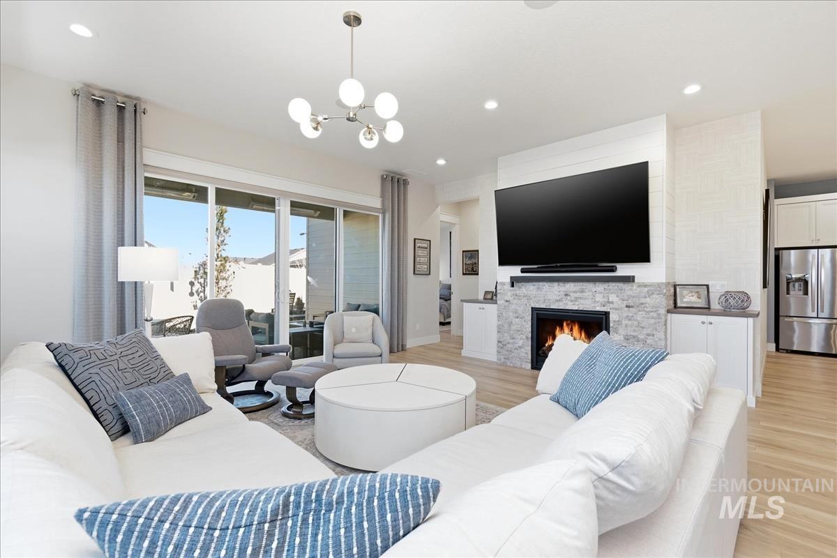 8572 W Lilburn, Star, Idaho 83669, 2 Bedrooms, 2 Bathrooms, Residential For Sale, Price $529,900,MLS 98978259