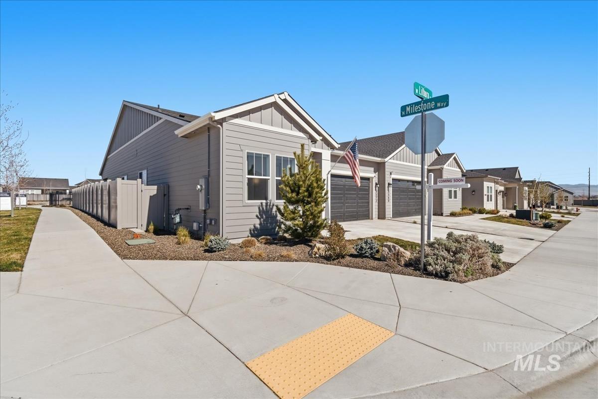 8572 W Lilburn, Star, Idaho 83669, 2 Bedrooms, 2 Bathrooms, Residential For Sale, Price $529,900,MLS 98978259