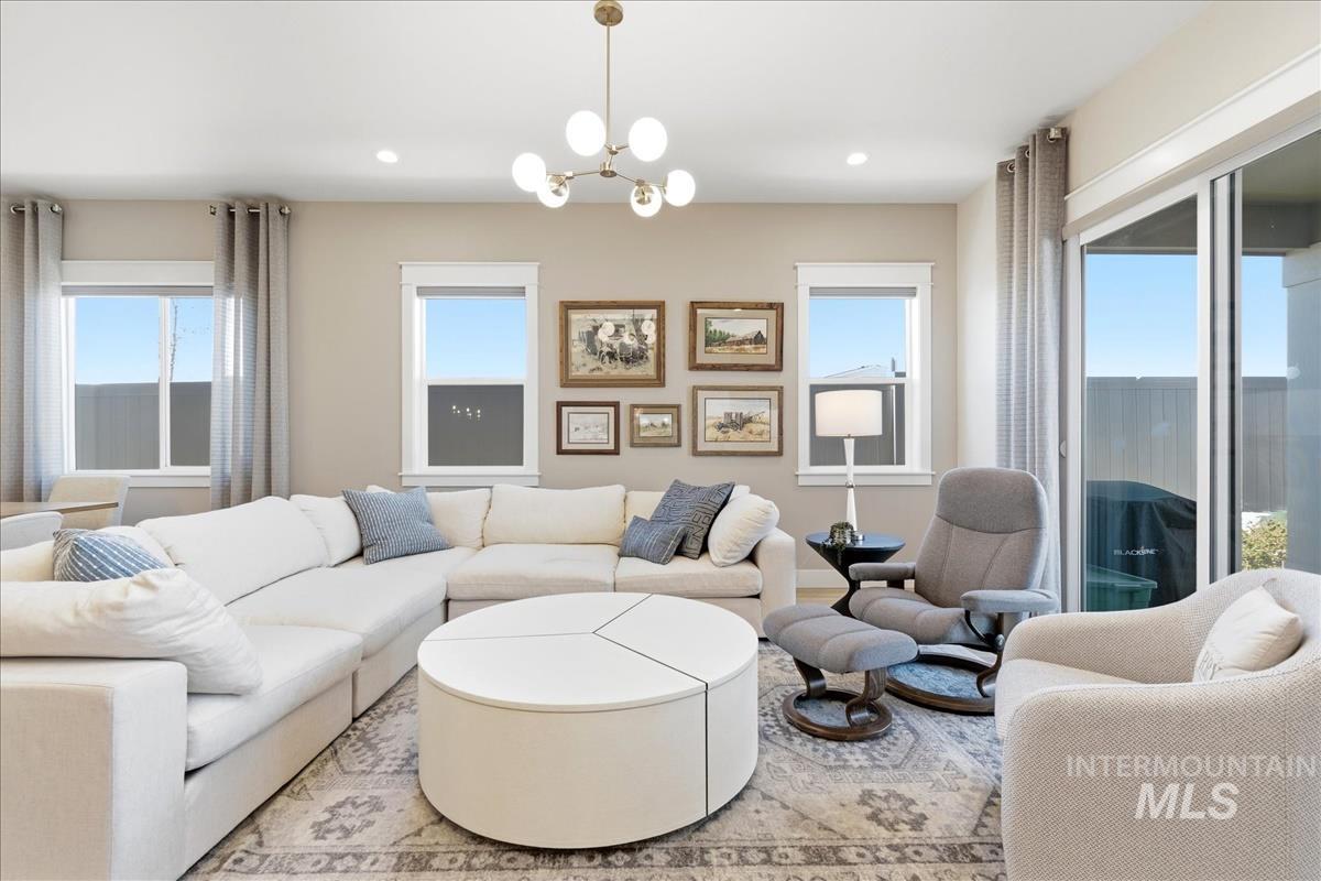 8572 W Lilburn, Star, Idaho 83669, 2 Bedrooms, 2 Bathrooms, Residential For Sale, Price $529,900,MLS 98978259