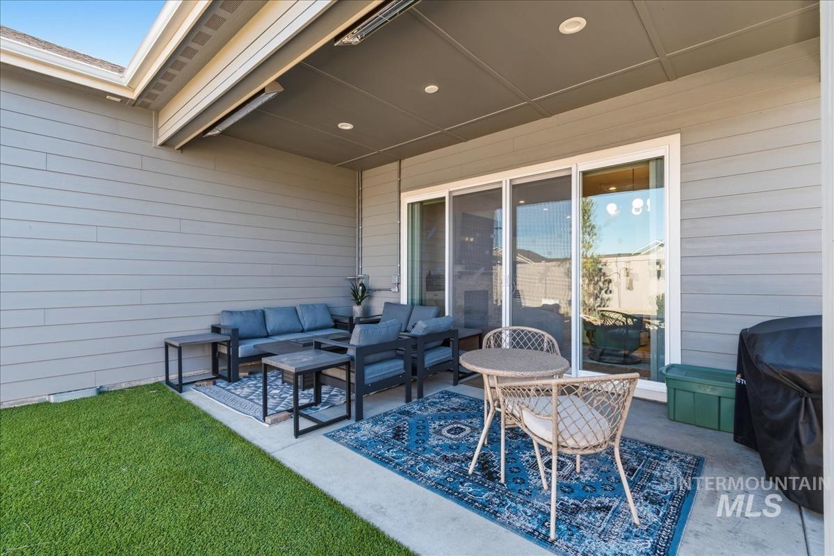 8572 W Lilburn, Star, Idaho 83669, 2 Bedrooms, 2 Bathrooms, Residential For Sale, Price $529,900,MLS 98978259