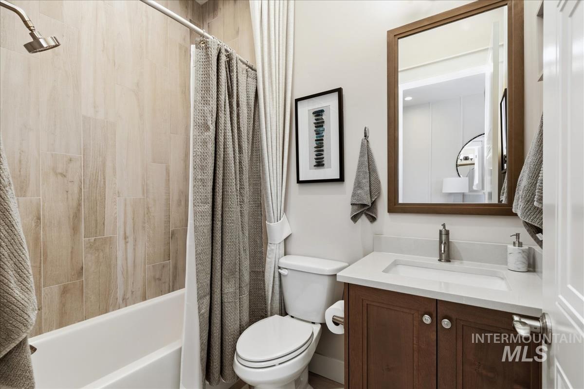 8572 W Lilburn, Star, Idaho 83669, 2 Bedrooms, 2 Bathrooms, Residential For Sale, Price $529,900,MLS 98978259