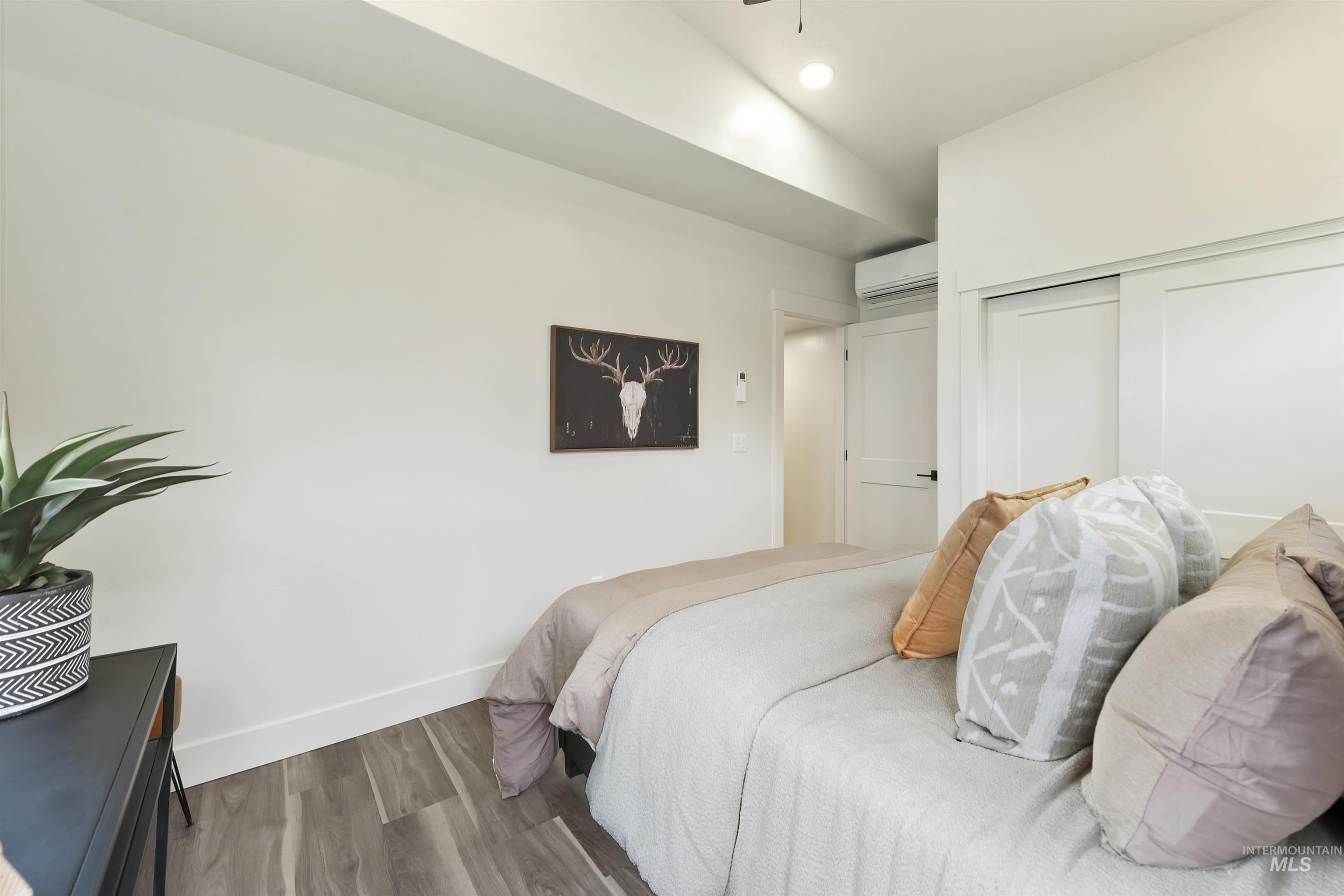 114 Raven Loop, Cascade, Idaho 83611, 1 Bedroom, 1 Bathroom, Residential For Sale, Price $299,000,MLS 98978261