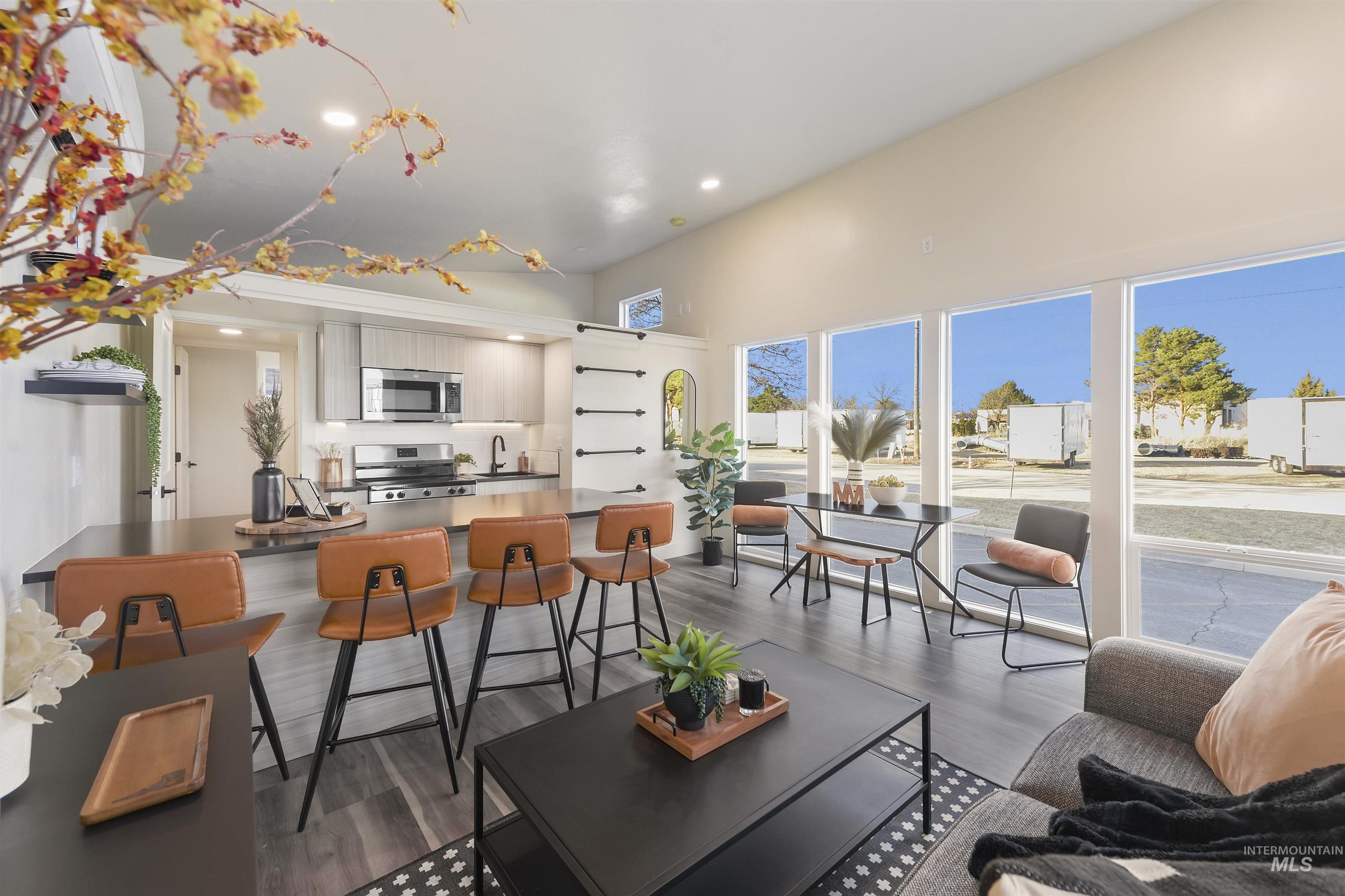 114 Raven Loop, Cascade, Idaho 83611, 1 Bedroom, 1 Bathroom, Residential For Sale, Price $299,000,MLS 98978261