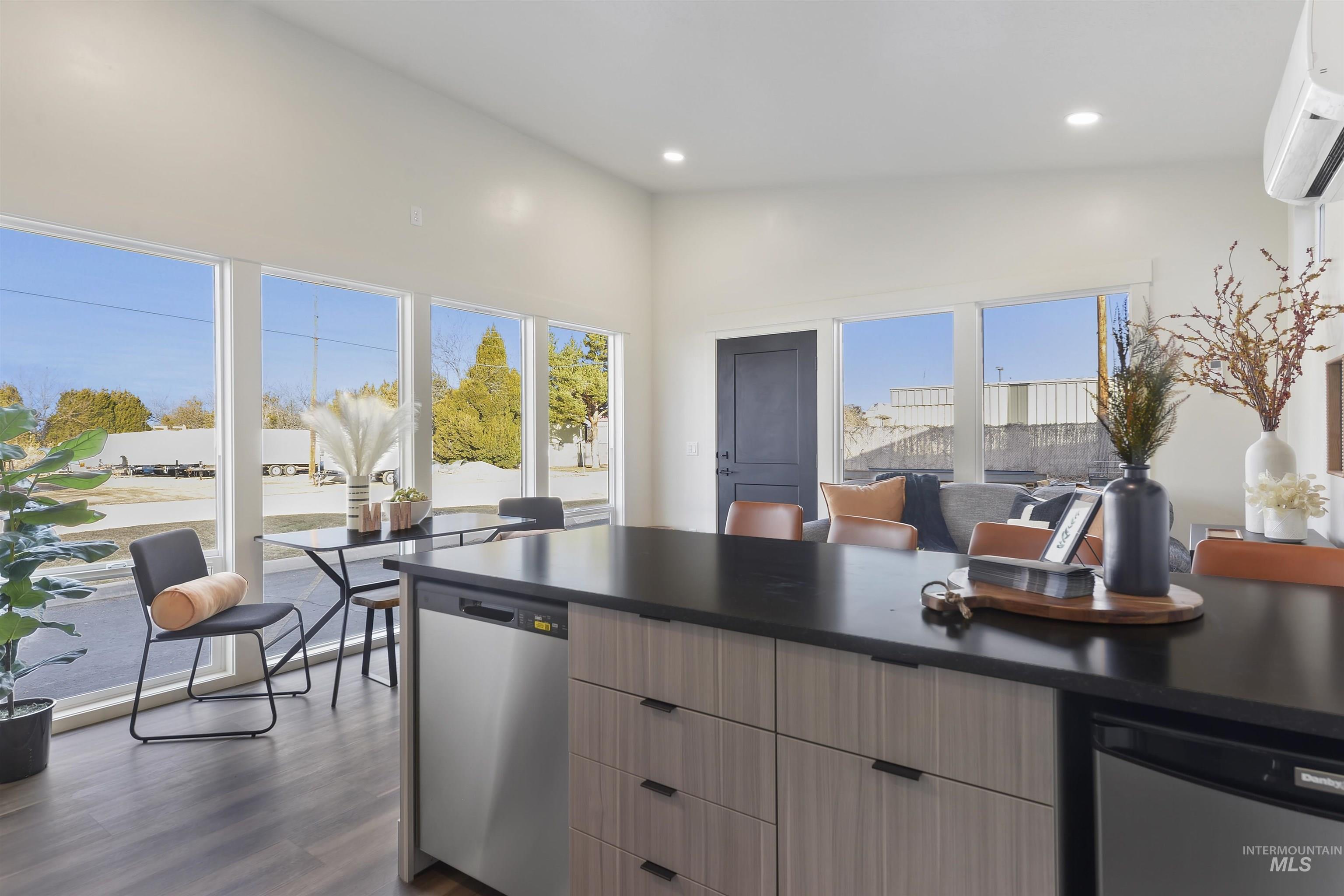 114 Raven Loop, Cascade, Idaho 83611, 1 Bedroom, 1 Bathroom, Residential For Sale, Price $299,000,MLS 98978261