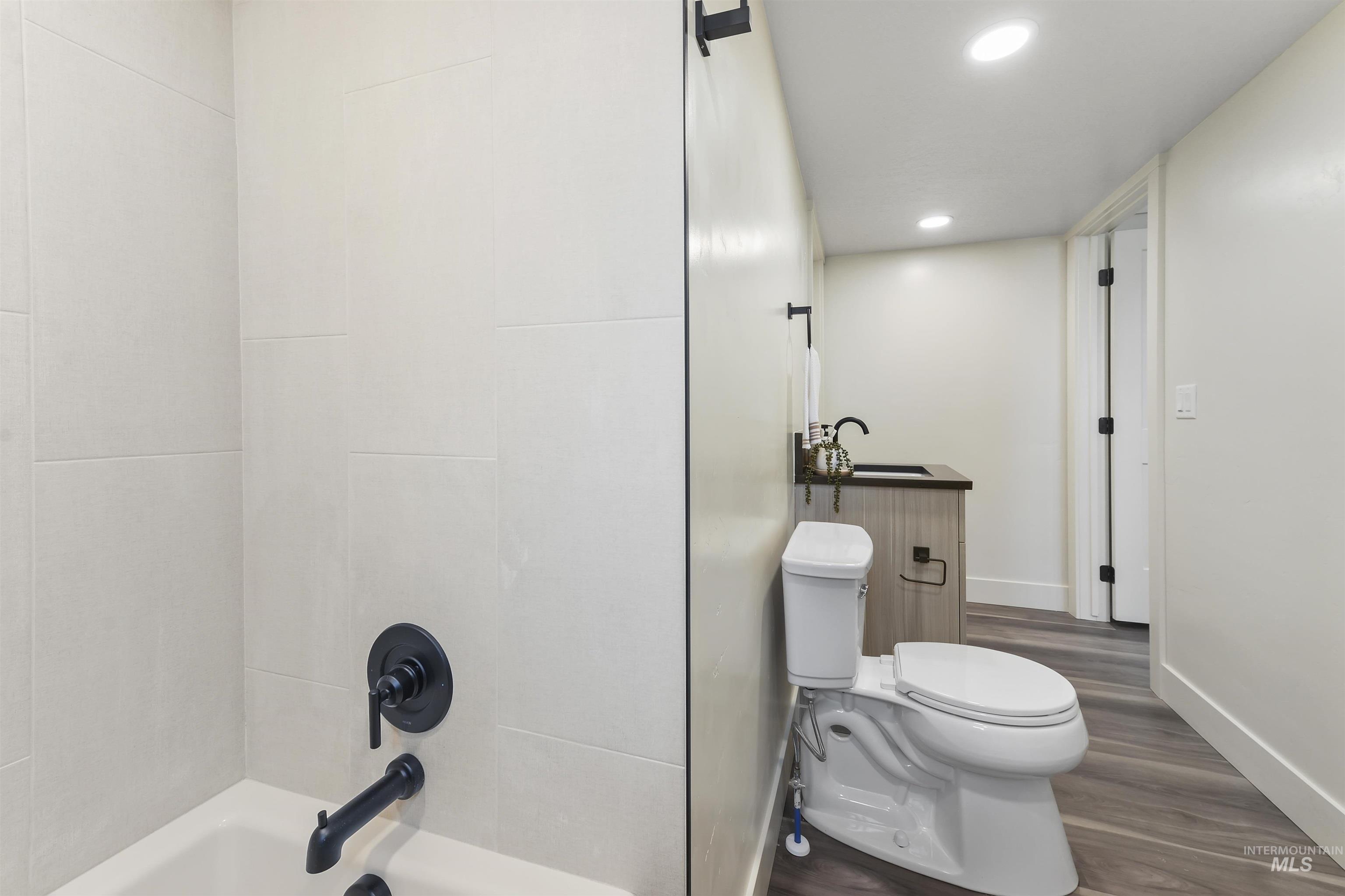 116 Raven Loop, Cascade, Idaho 83611, 1 Bedroom, 1 Bathroom, Residential For Sale, Price $299,000,MLS 98978262