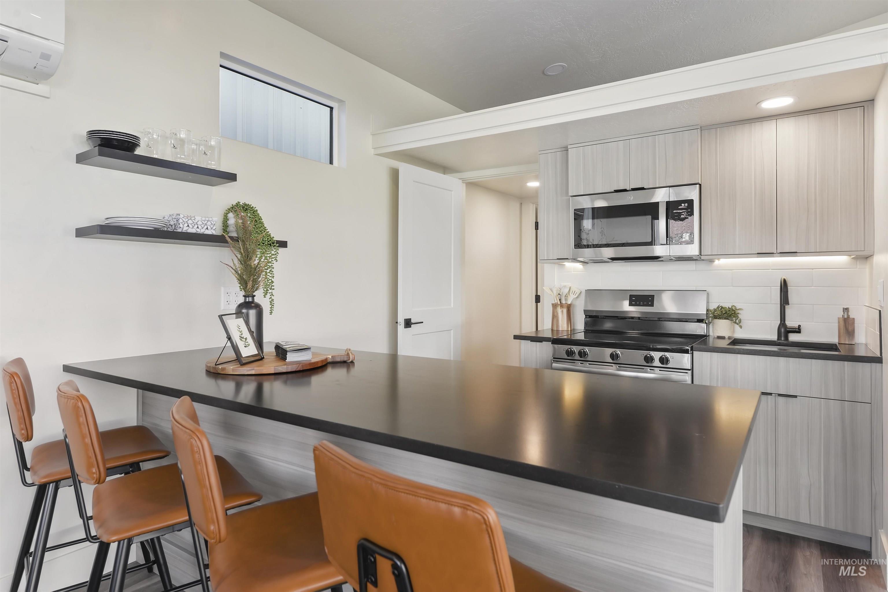 116 Raven Loop, Cascade, Idaho 83611, 1 Bedroom, 1 Bathroom, Residential For Sale, Price $299,000,MLS 98978262