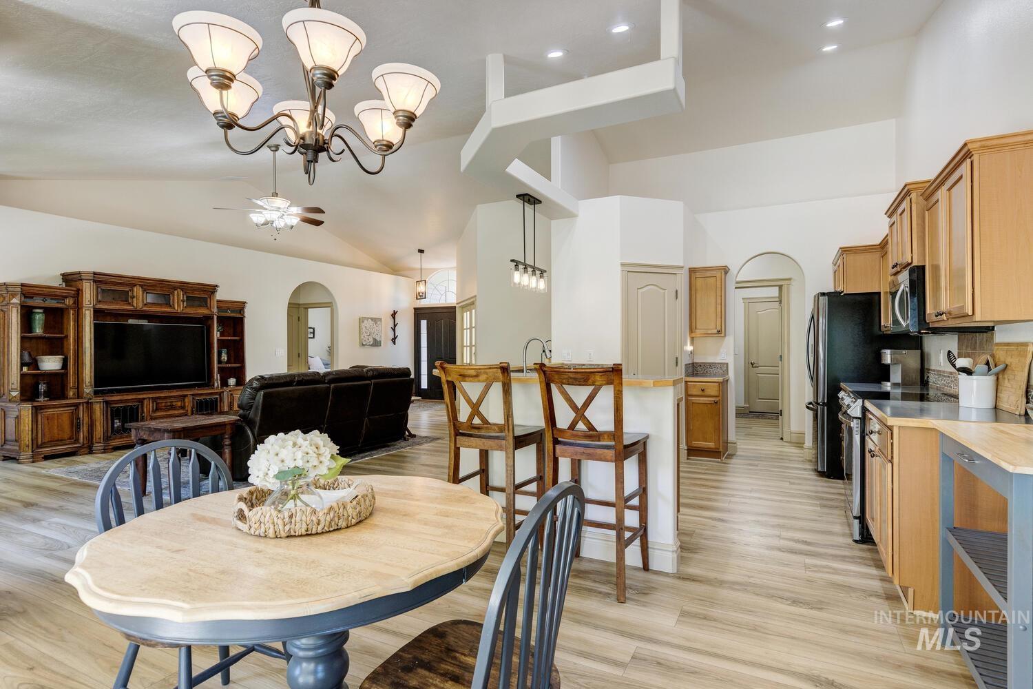 622 W Highland Avenue, Nampa, Idaho 83686, 3 Bedrooms, 2 Bathrooms, Residential For Sale, Price $550,000,MLS 98978263