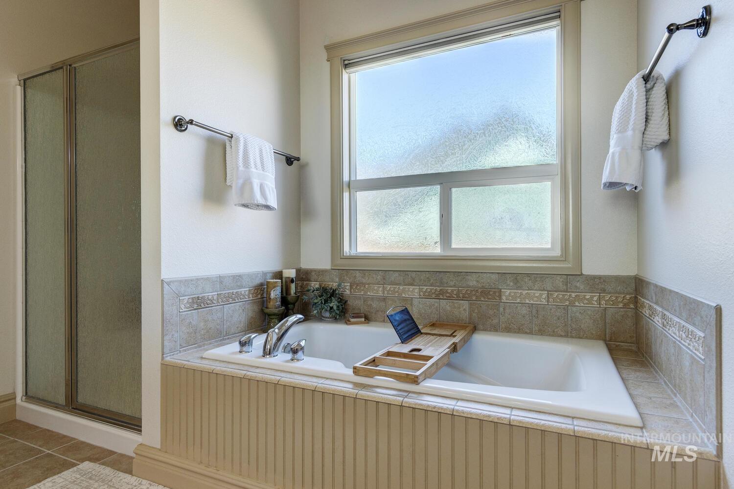 622 W Highland Avenue, Nampa, Idaho 83686, 3 Bedrooms, 2 Bathrooms, Residential For Sale, Price $550,000,MLS 98978263