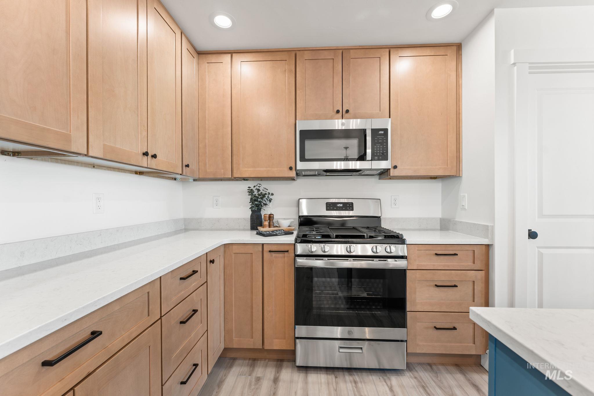 1330 19th Ave E, Jerome, Idaho 83338, 3 Bedrooms, 2 Bathrooms, Residential For Sale, Price $425,000,MLS 98978264