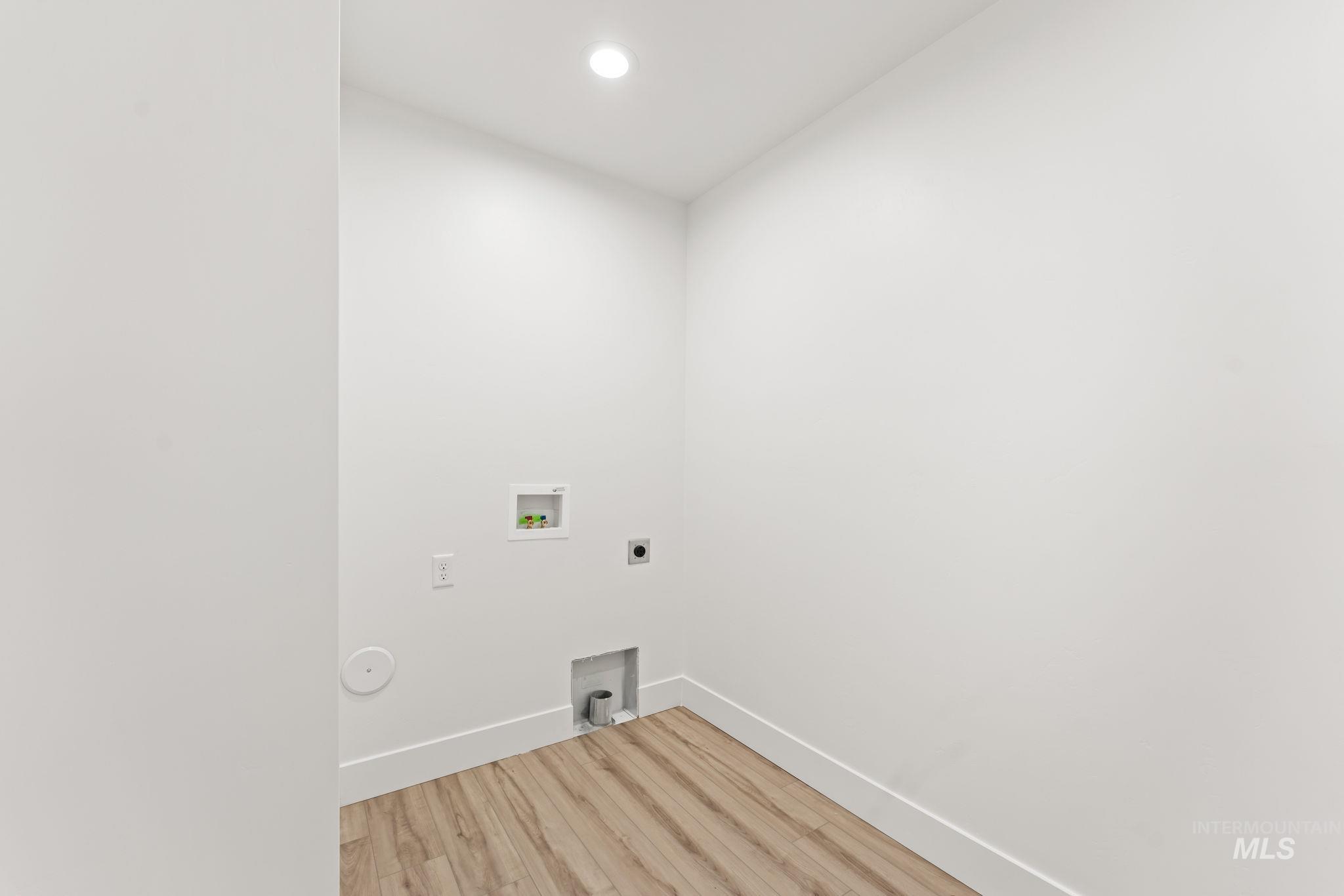 1330 19th Ave E, Jerome, Idaho 83338, 3 Bedrooms, 2 Bathrooms, Residential For Sale, Price $425,000,MLS 98978264