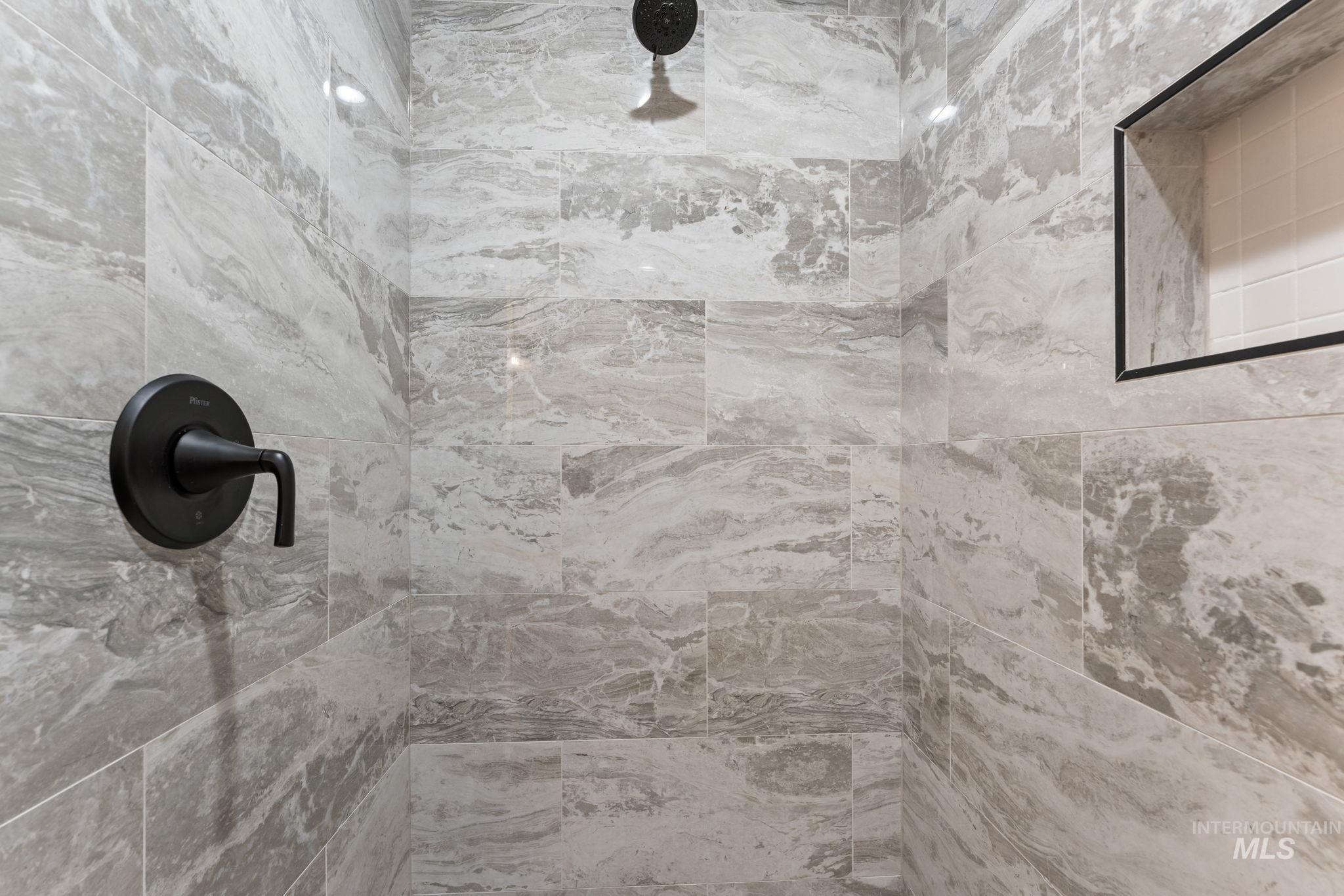 1330 19th Ave E, Jerome, Idaho 83338, 3 Bedrooms, 2 Bathrooms, Residential For Sale, Price $425,000,MLS 98978264