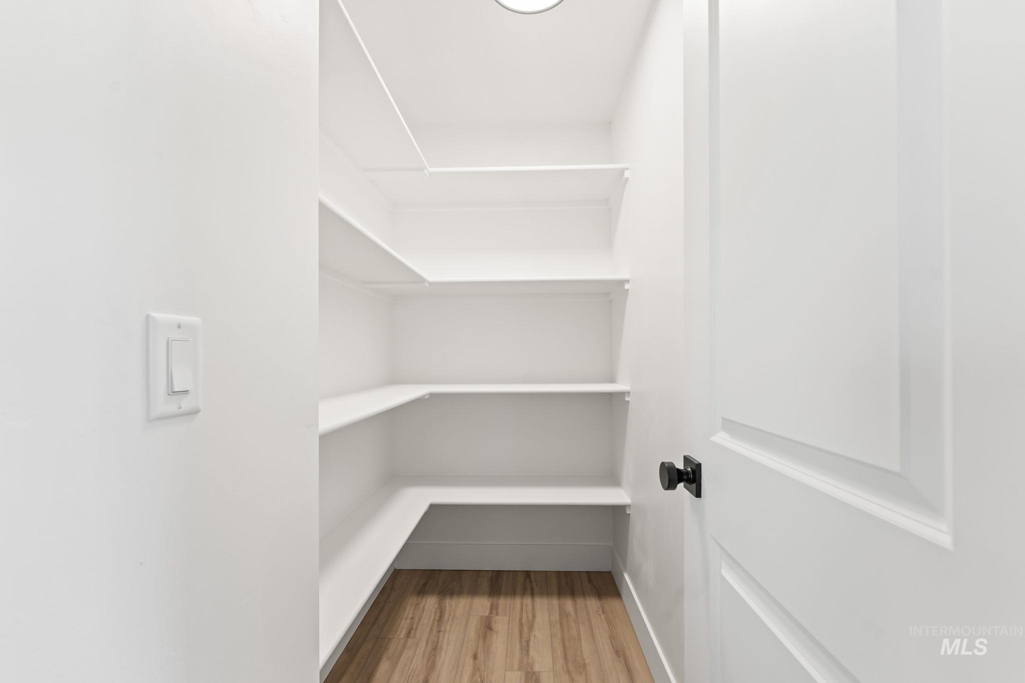 1330 19th Ave E, Jerome, Idaho 83338, 3 Bedrooms, 2 Bathrooms, Residential For Sale, Price $425,000,MLS 98978264