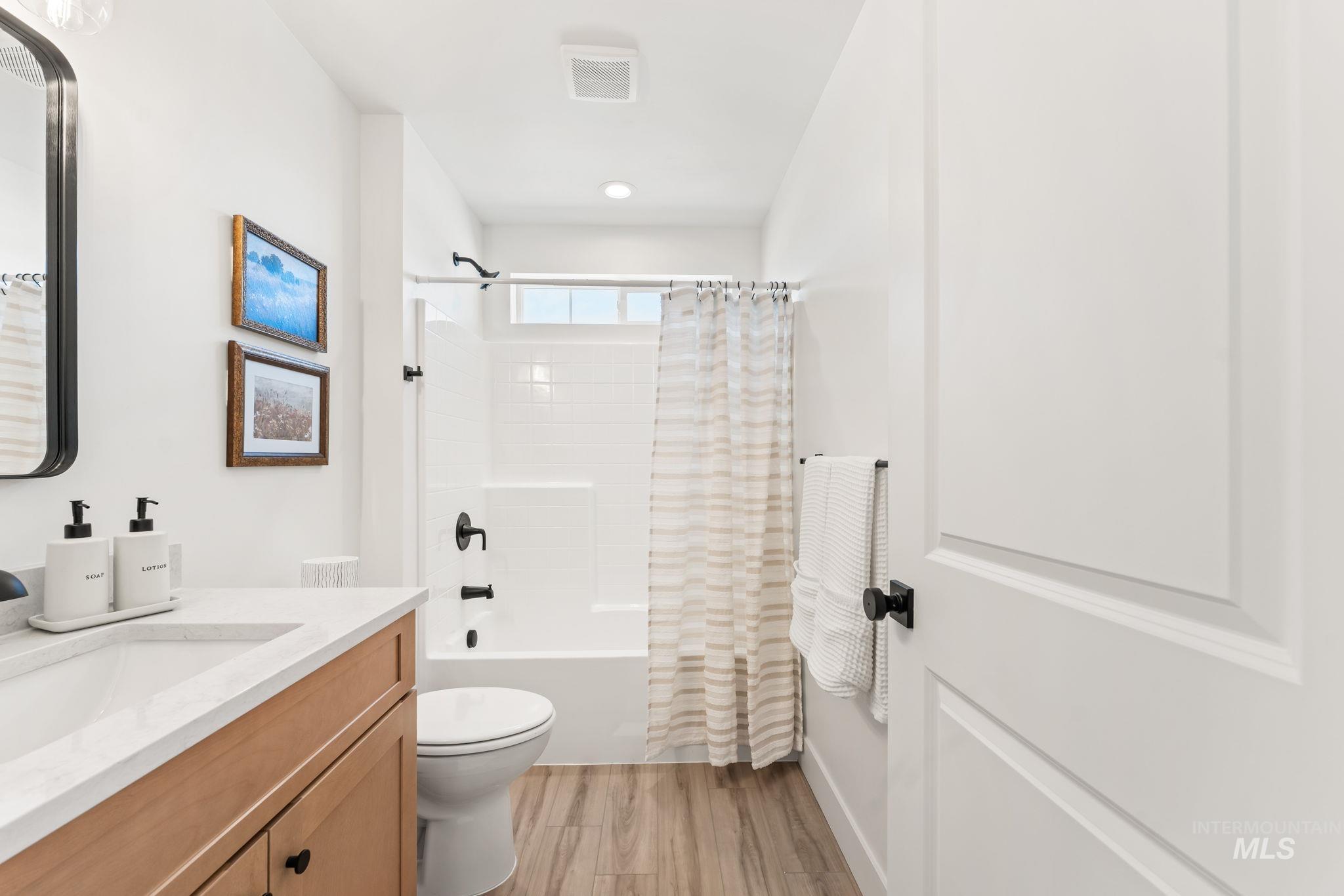 1330 19th Ave E, Jerome, Idaho 83338, 3 Bedrooms, 2 Bathrooms, Residential For Sale, Price $425,000,MLS 98978264