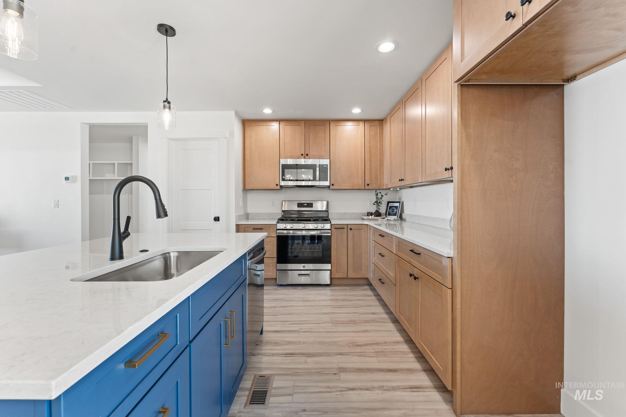 1325 20th Ave E, Jerome, Idaho 83338, 3 Bedrooms, 2 Bathrooms, Residential For Sale, Price $430,000,MLS 98978267