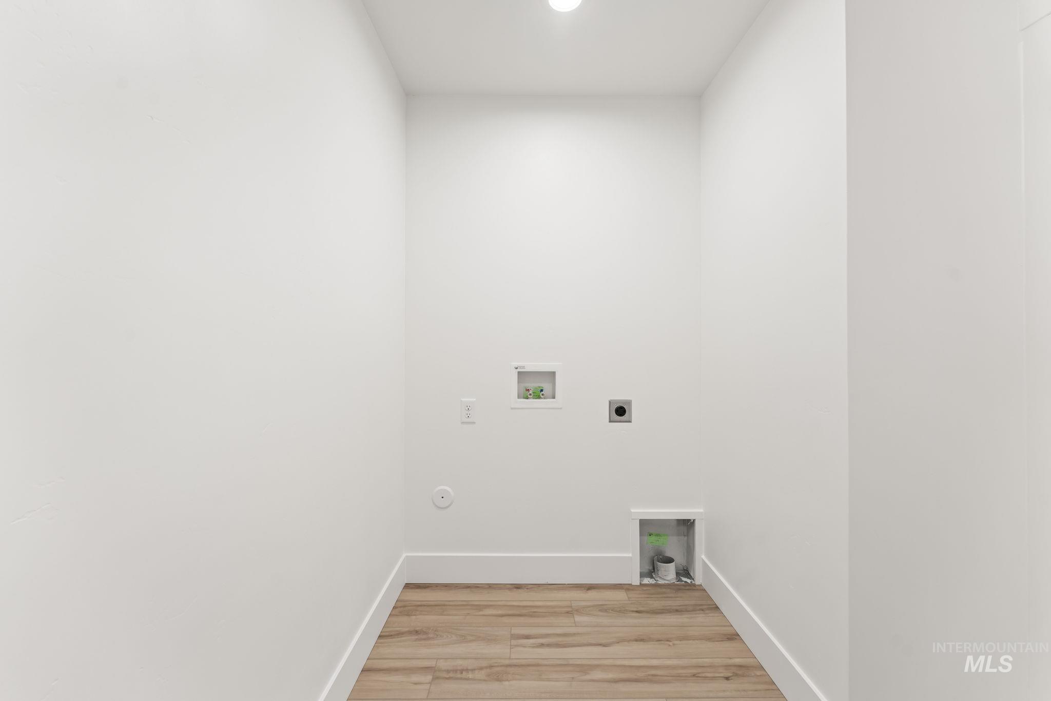 1325 20th Ave E, Jerome, Idaho 83338, 3 Bedrooms, 2 Bathrooms, Residential For Sale, Price $430,000,MLS 98978267