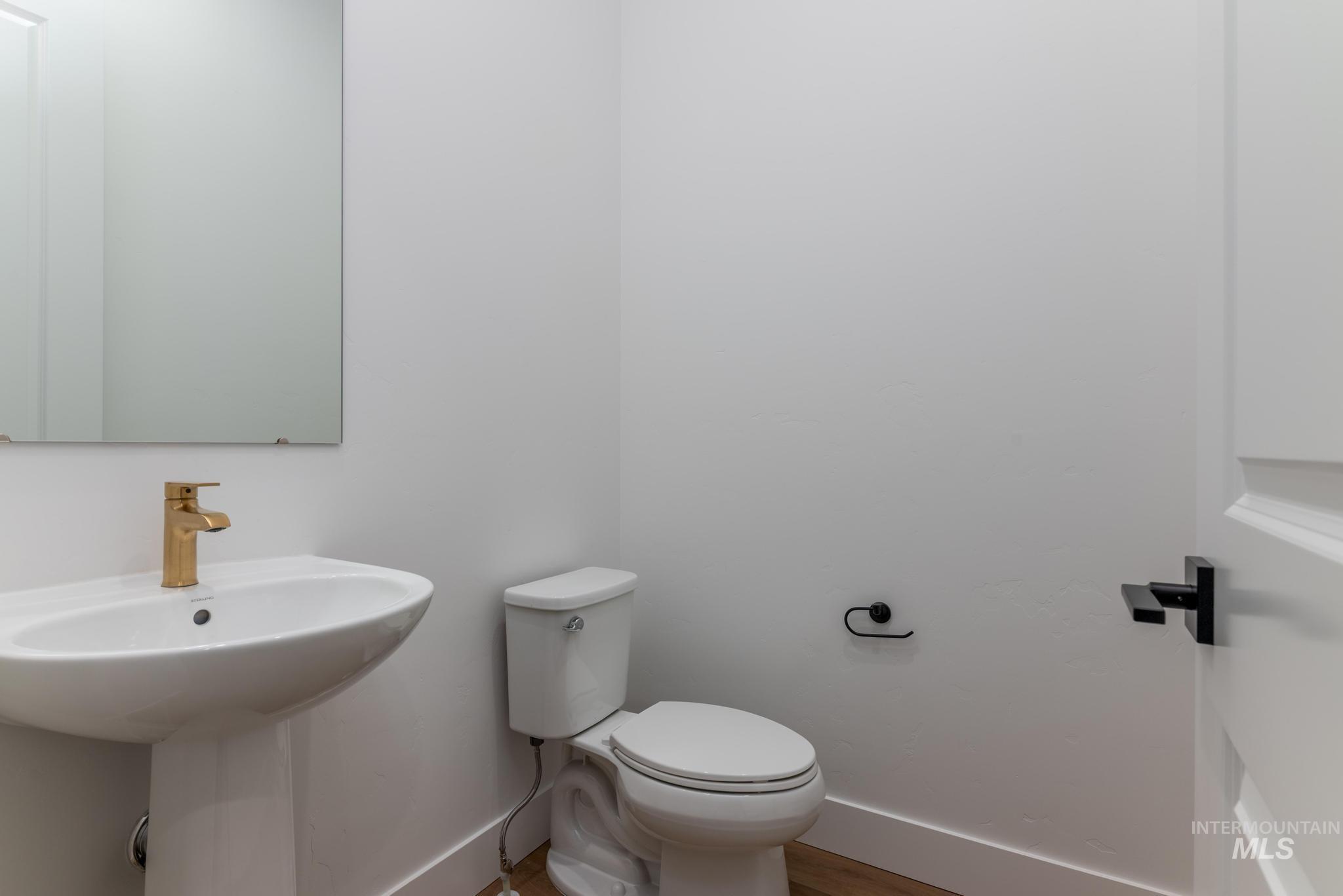 1366 W Grassland Ct, Middleton, Idaho 83644, 4 Bedrooms, 3.5 Bathrooms, Residential For Sale, Price $669,000,MLS 98978268