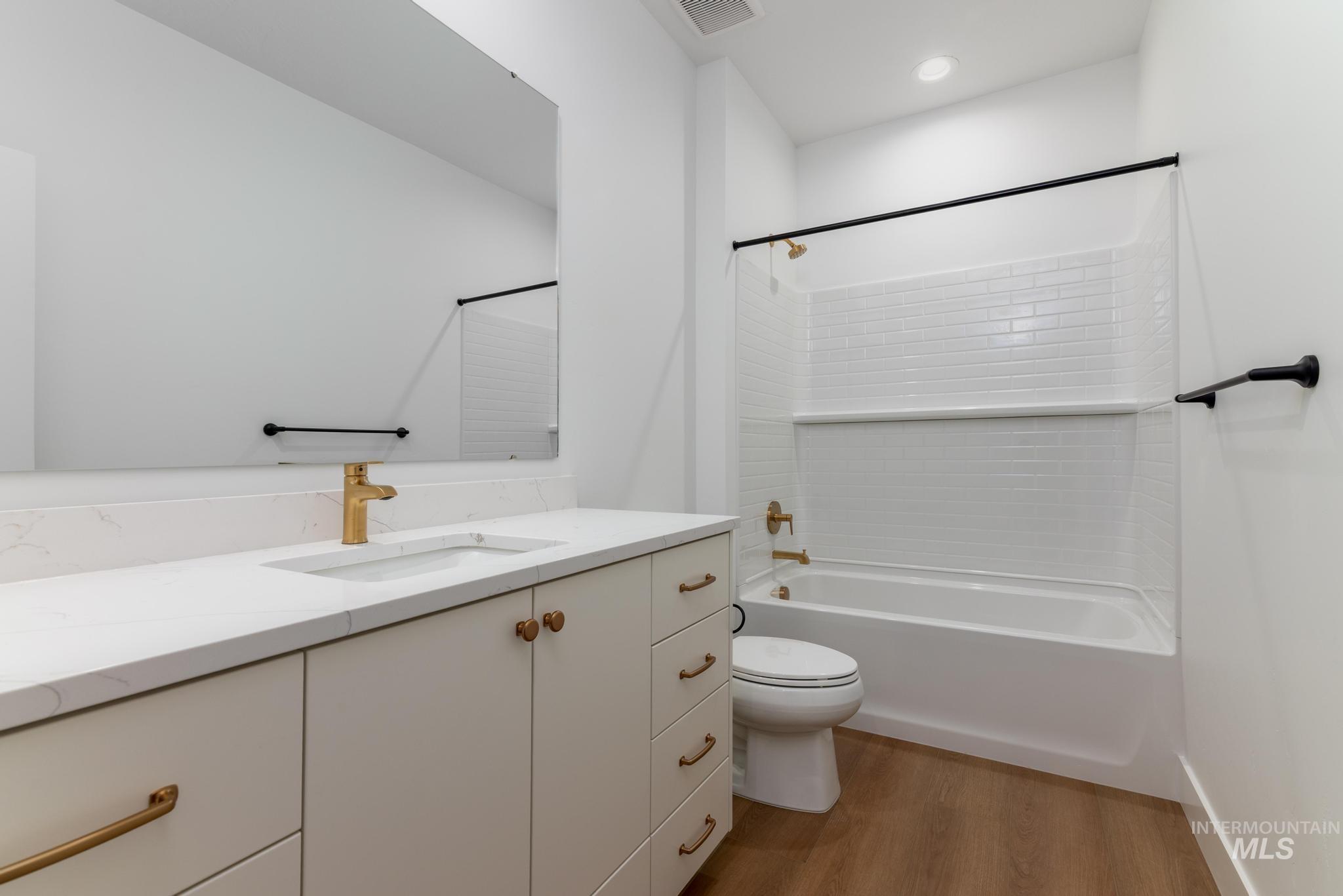 1366 W Grassland Ct, Middleton, Idaho 83644, 4 Bedrooms, 3.5 Bathrooms, Residential For Sale, Price $669,000,MLS 98978268