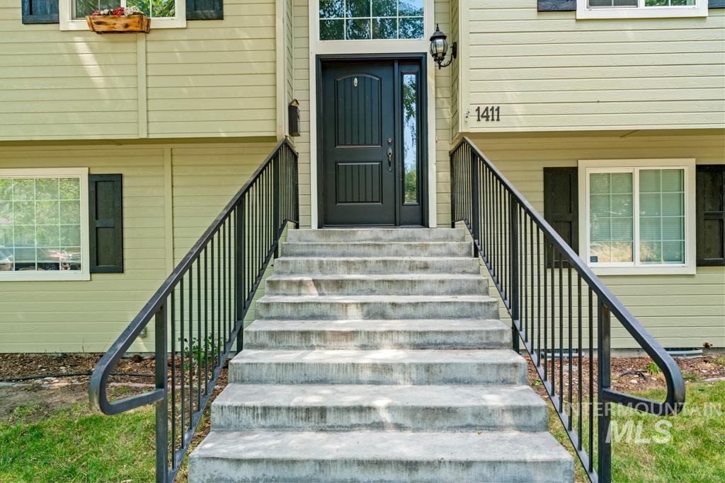 1411 S Euclid Ave., Boise, Idaho 83706, 3 Bedrooms, 2.5 Bathrooms, Residential Income For Sale, Price $599,900,MLS 98978269