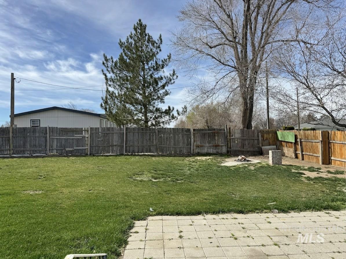 101 Sunset Circle, Buhl, Idaho 83316, 3 Bedrooms, 1.5 Bathrooms, Residential For Sale, Price $285,000,MLS 98978273