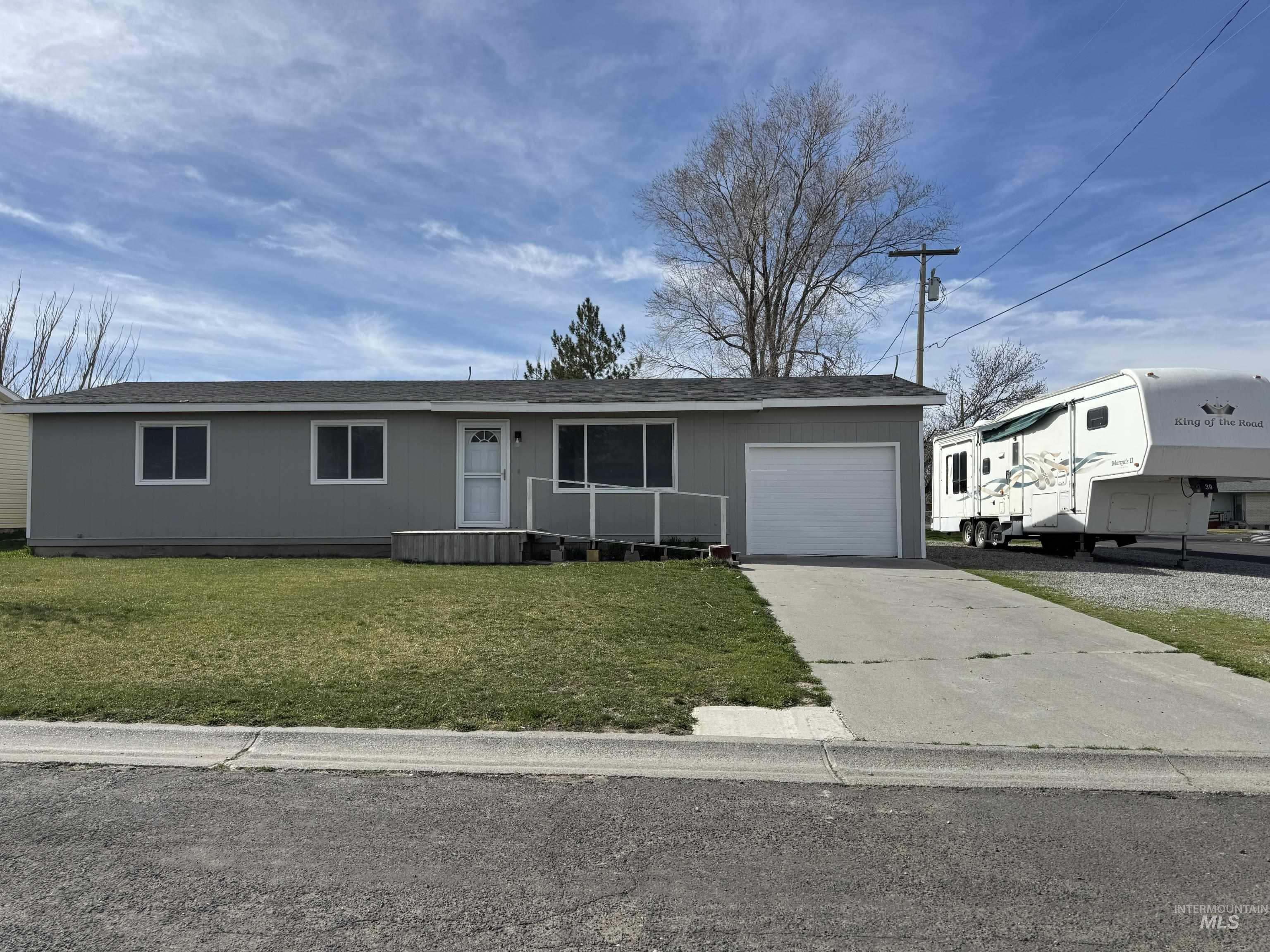 101 Sunset Circle, Buhl, Idaho 83316, 3 Bedrooms, 1.5 Bathrooms, Residential For Sale, Price $285,000,MLS 98978273