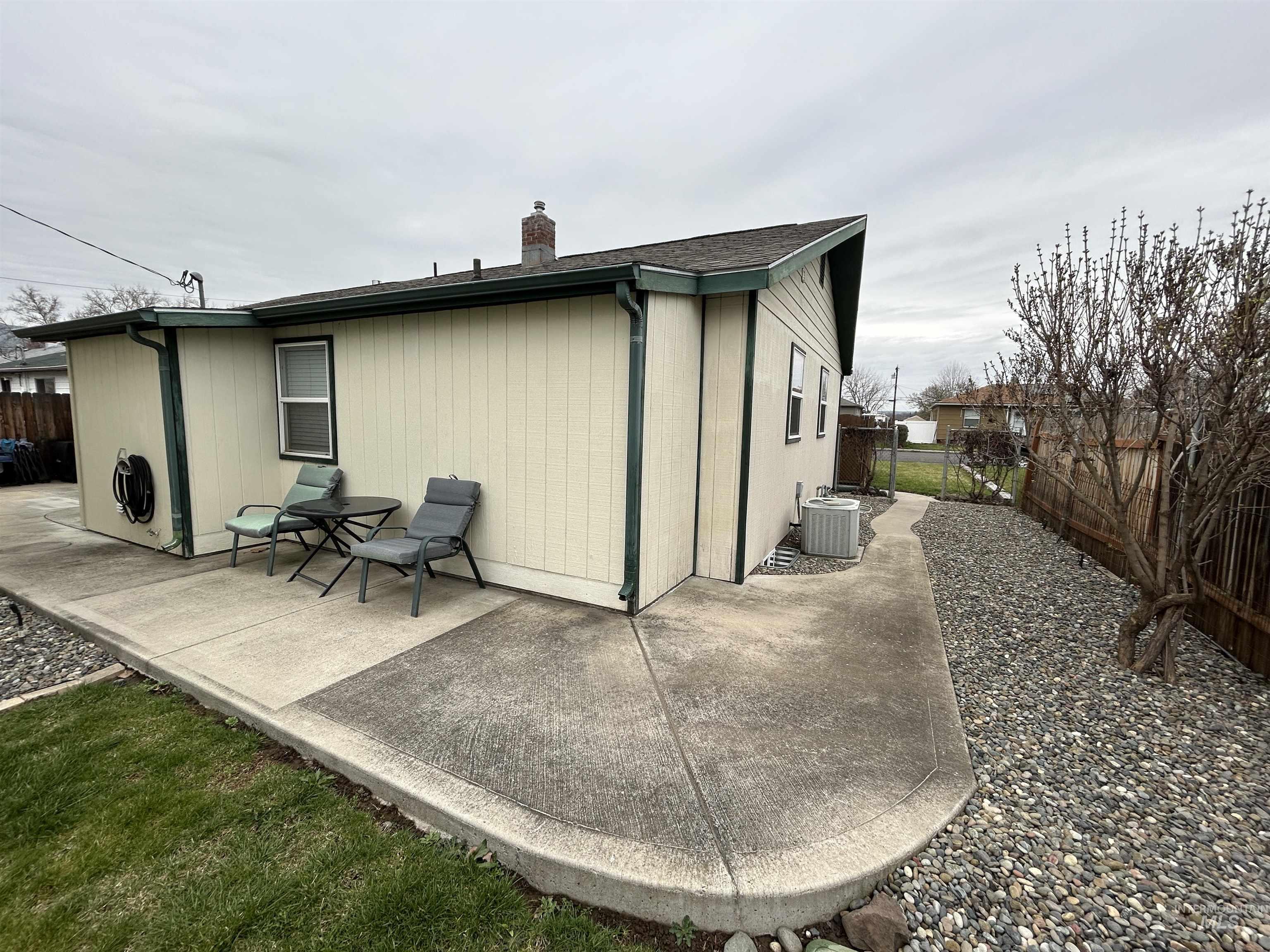 1220 4th St, Clarkston, Washington 99403, 3 Bedrooms, 2 Bathrooms, Residential For Sale, Price $429,900,MLS 98978274