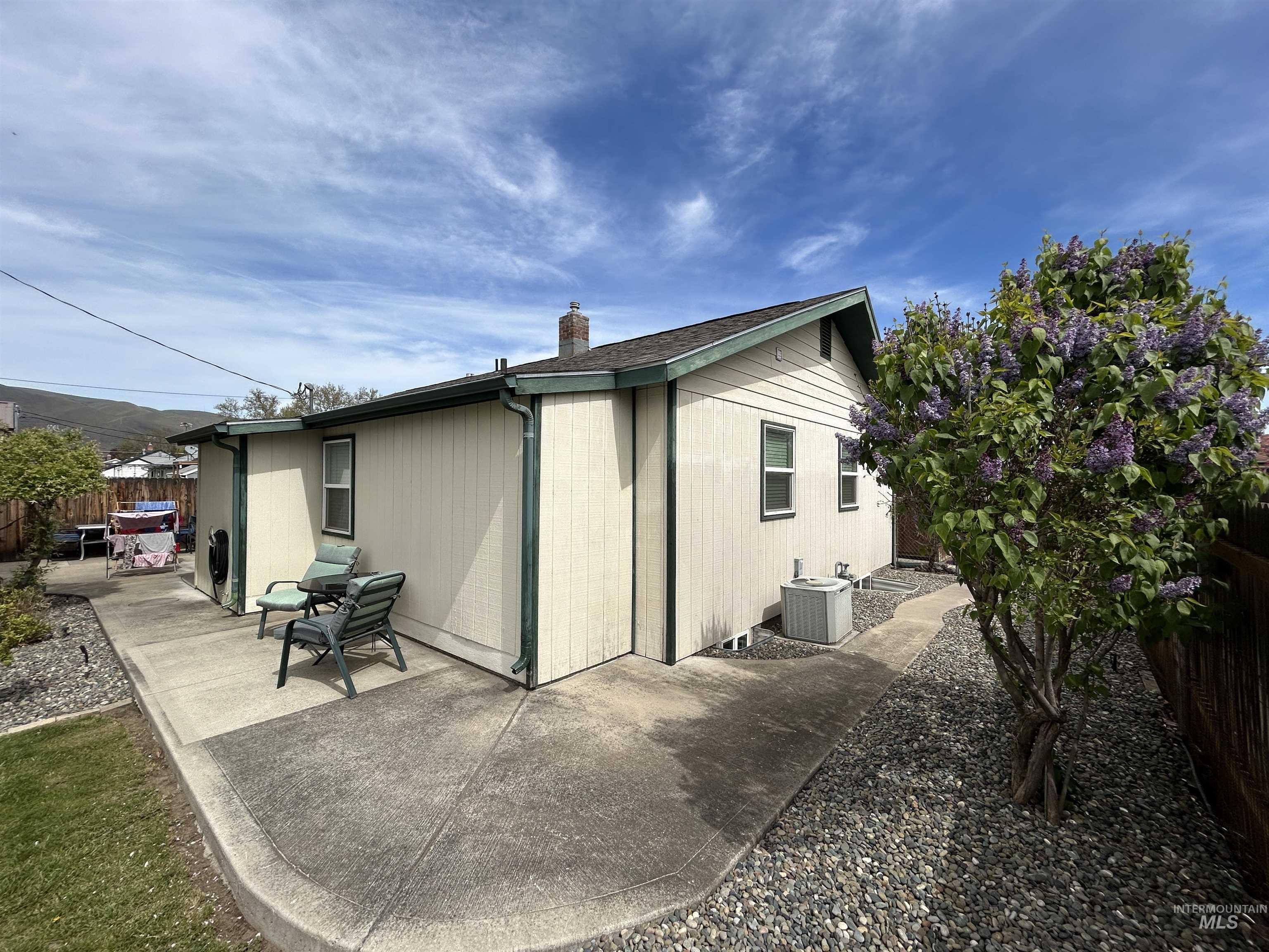 1220 4th St, Clarkston, Washington 99403, 3 Bedrooms, 2 Bathrooms, Residential For Sale, Price $414,900, 98978274