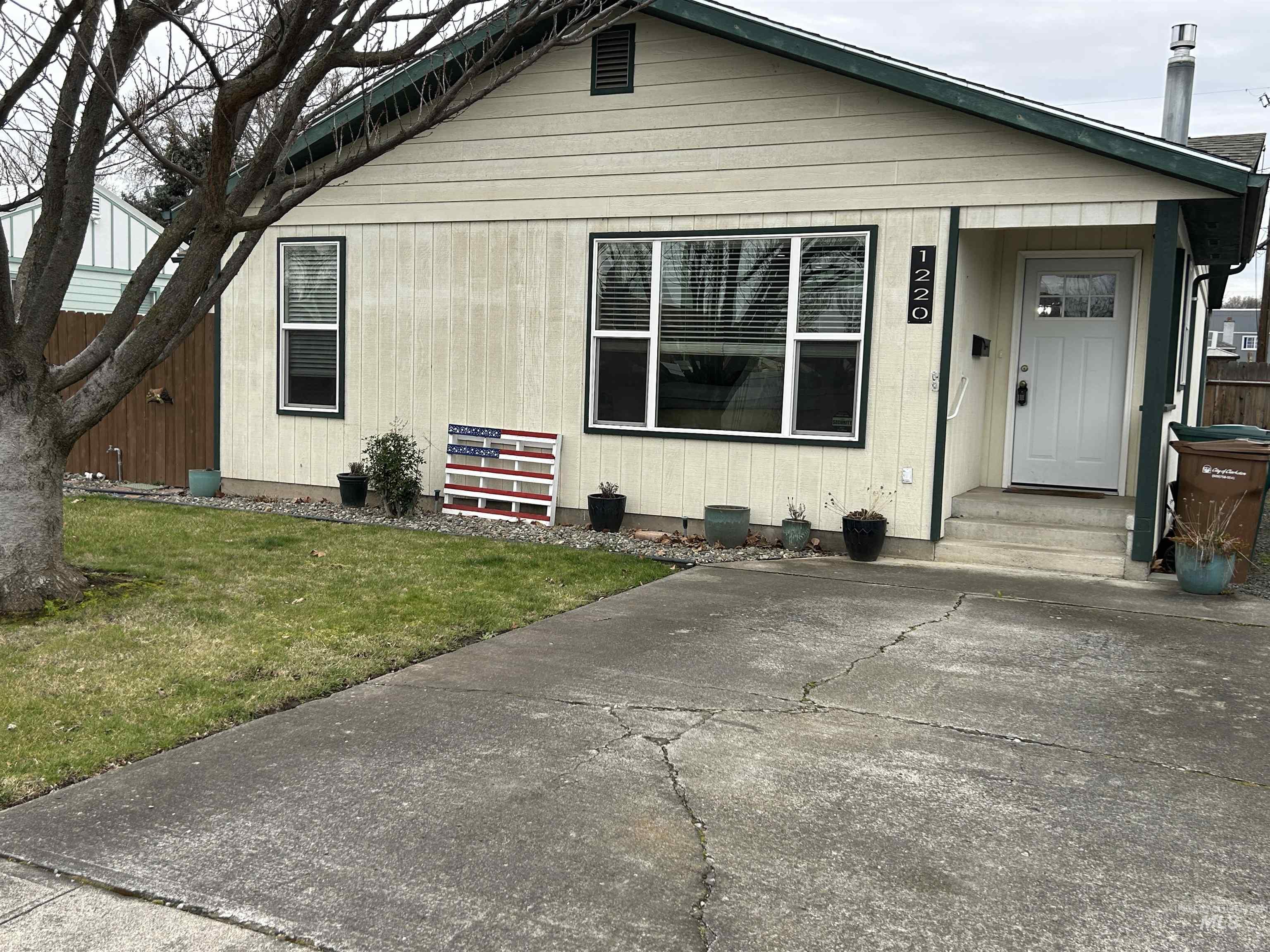 1220 4th St, Clarkston, Washington 99403, 3 Bedrooms, 2 Bathrooms, Residential For Sale, Price $414,900, 98978274