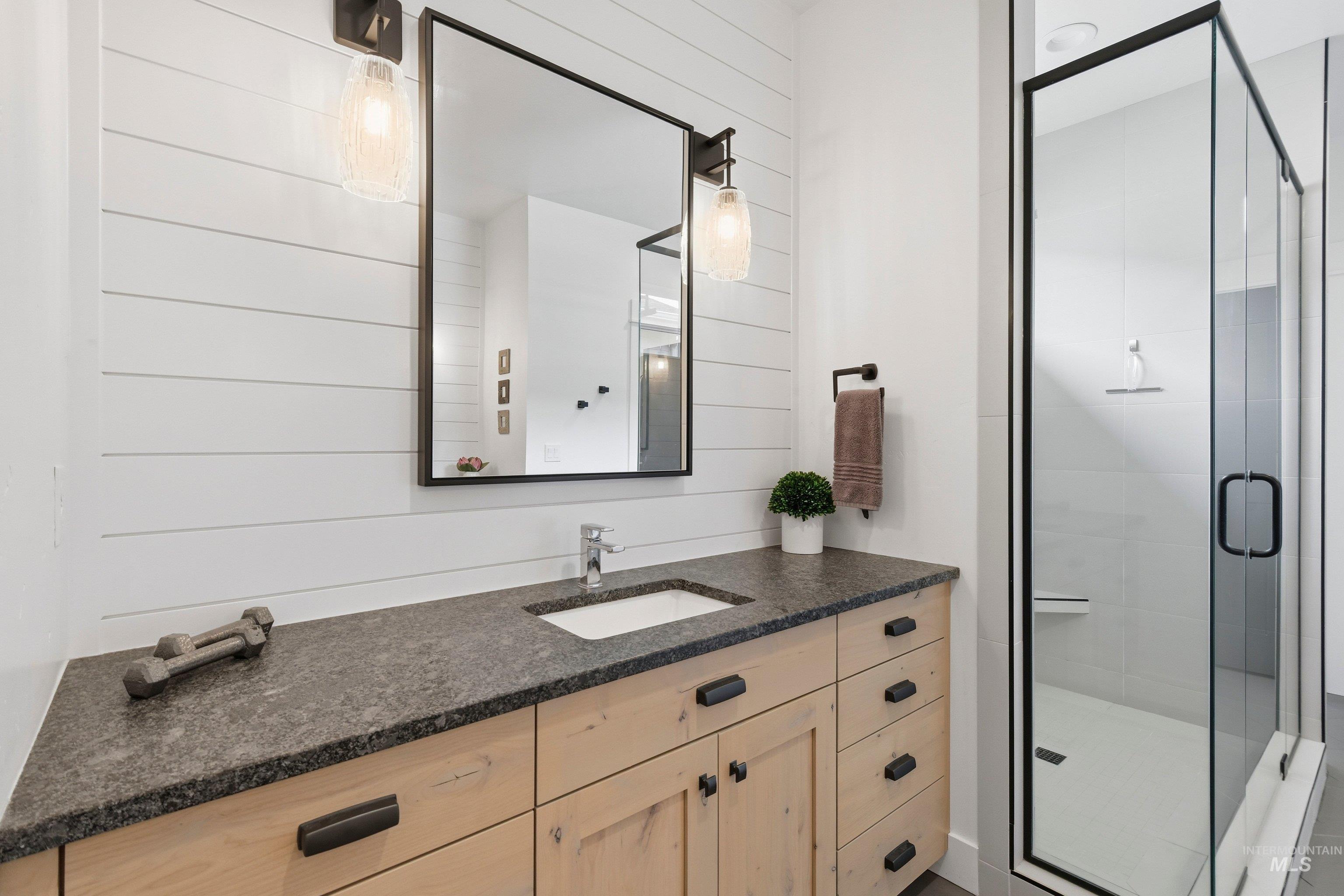 3951 W Farm View Dr, Boise, Idaho 83714, 3 Bedrooms, 2 Bathrooms, Residential For Sale, Price $655,000,MLS 98978277