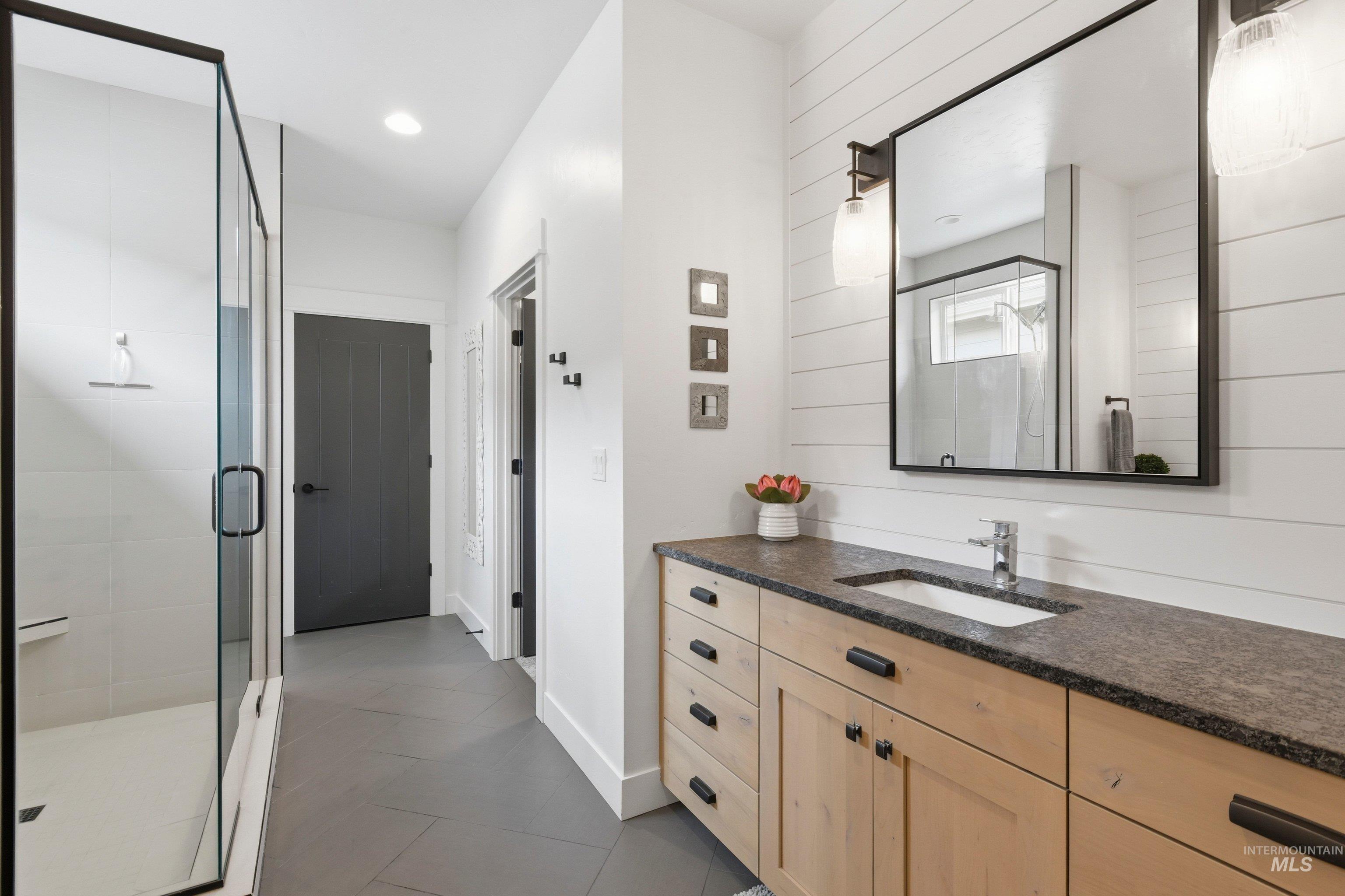 3951 W Farm View Dr, Boise, Idaho 83714, 3 Bedrooms, 2 Bathrooms, Residential For Sale, Price $655,000,MLS 98978277