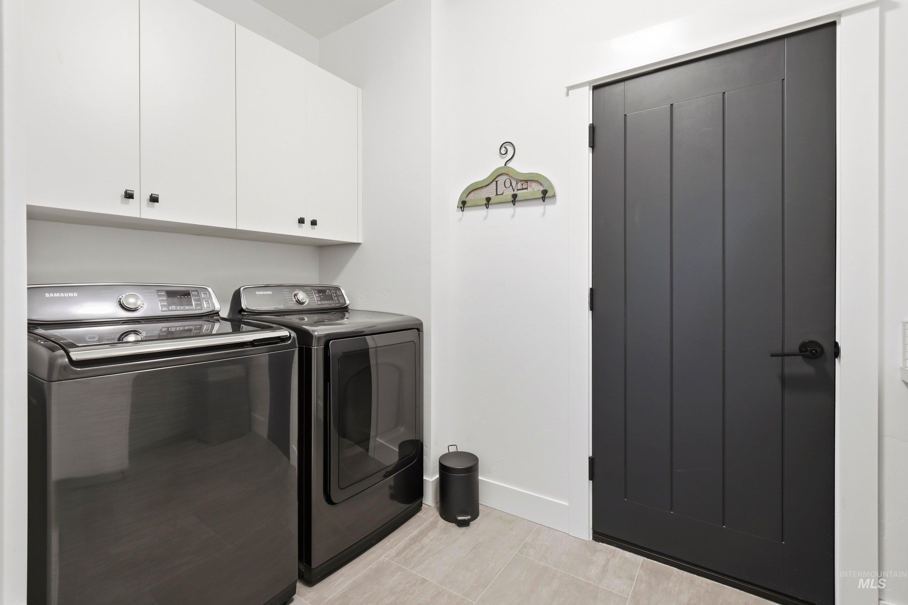 3951 W Farm View Dr, Boise, Idaho 83714, 3 Bedrooms, 2 Bathrooms, Residential For Sale, Price $655,000,MLS 98978277